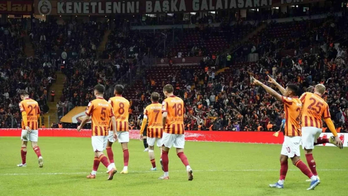 Ziraat Türkiye Kupası: Galatasaray: 2 - Ümraniyespor: 1 (İlk yarı)