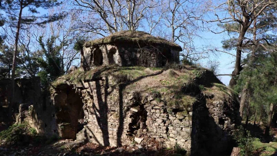 Zirveye gizlenmiş 900 yıllık manastır, doğaseverlerin rotasına girmeye devam ediyor