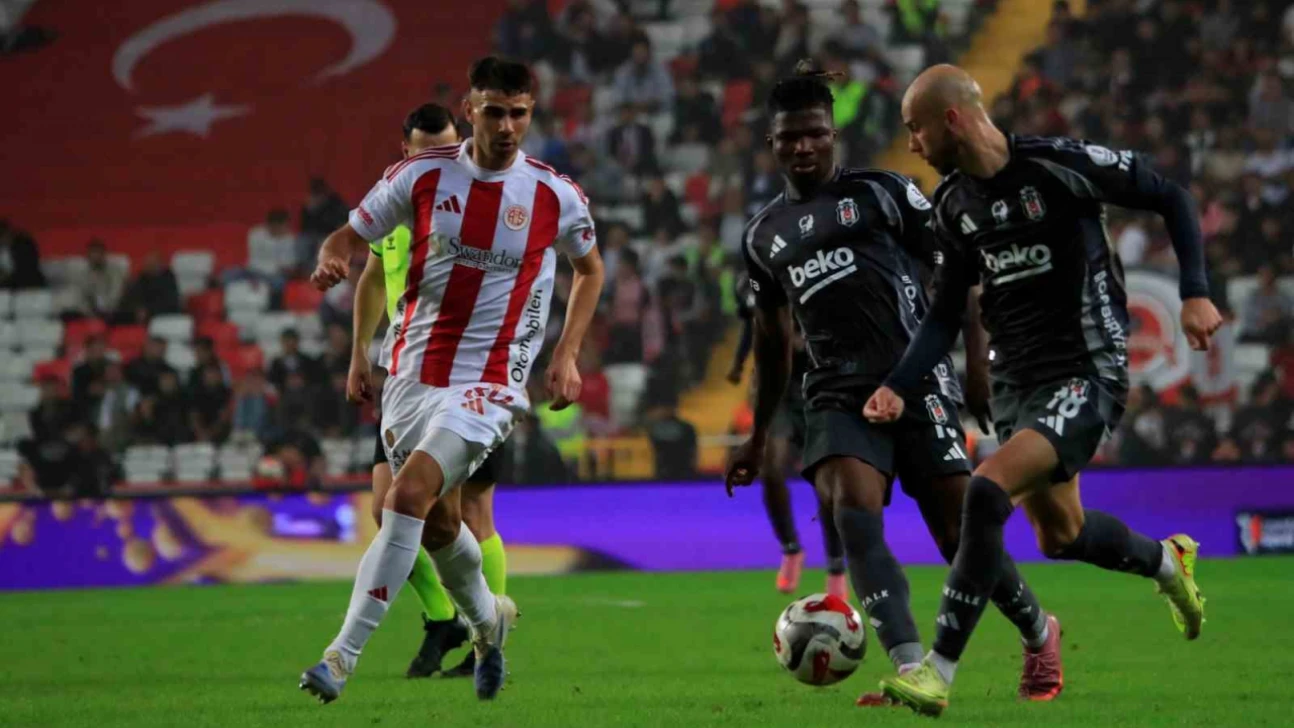 Trendyol Süper Lig: Antalyaspor:1-Beşiktaş:3