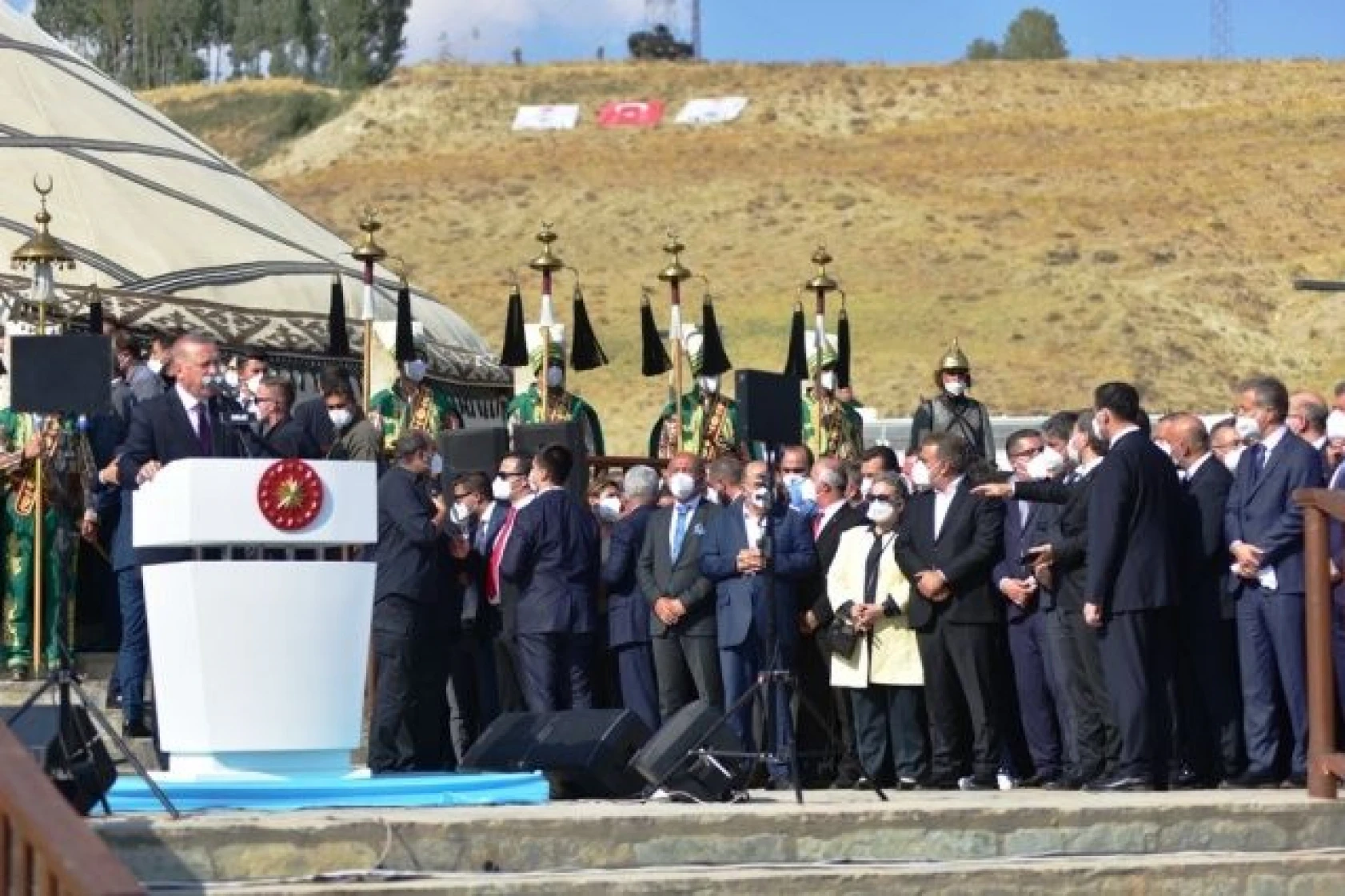 Cumhurbaşkanı Erdoğan Ahlat'ta Malazgirt Zaferi'nin 950'nci yıl dönümü kutlamalarına katıldı