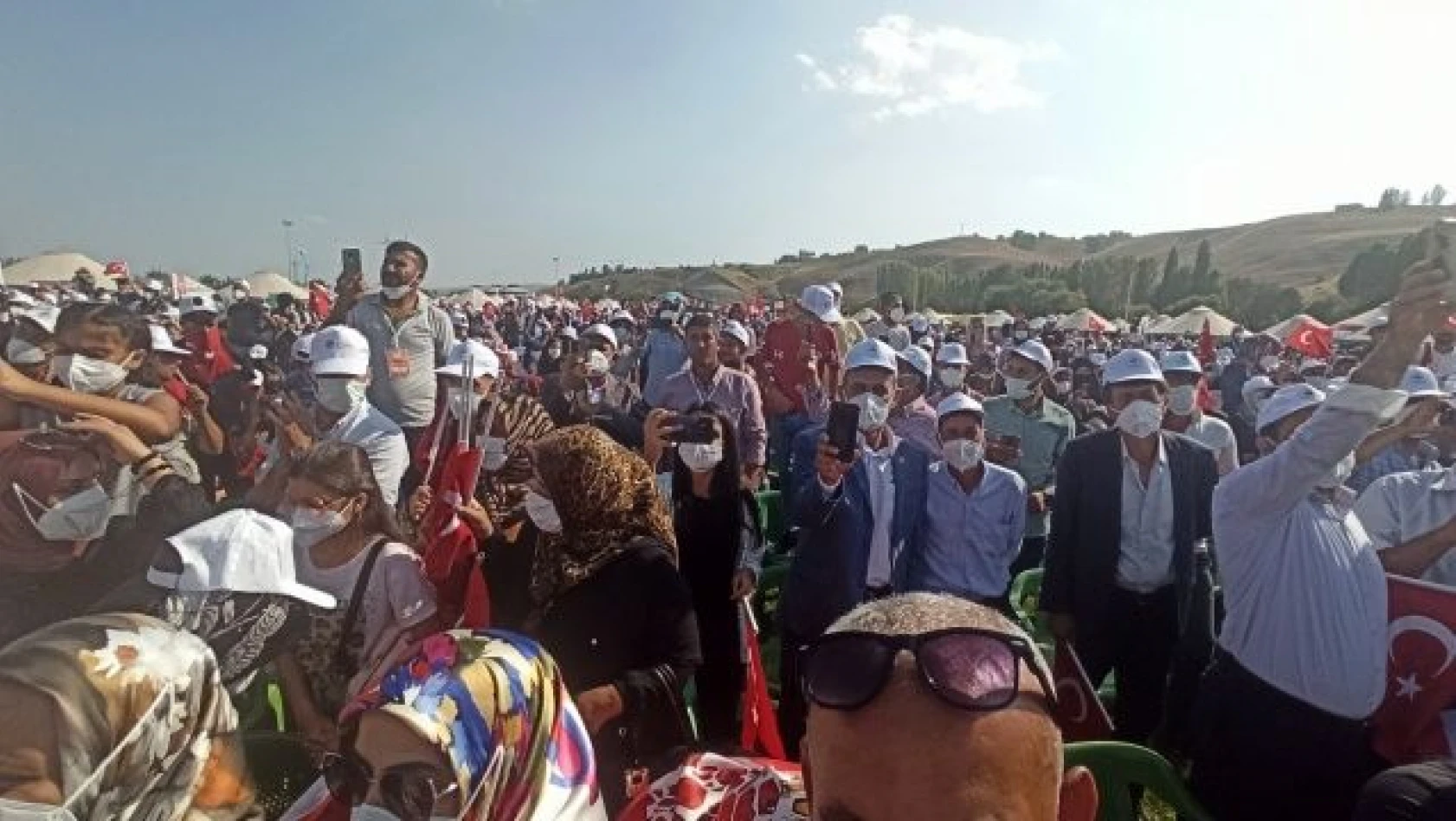 Cumhurbaşkanı Erdoğan Ahlat'ta Malazgirt Zaferi'nin 950'nci yıl dönümü kutlamalarına katıldı