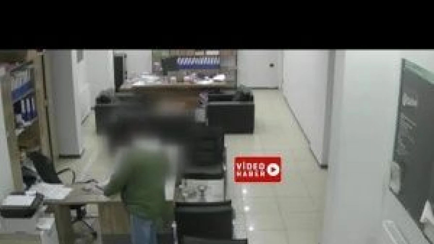 Ağrı'da iş yerinden hırsızlık güvenlik kamerasında