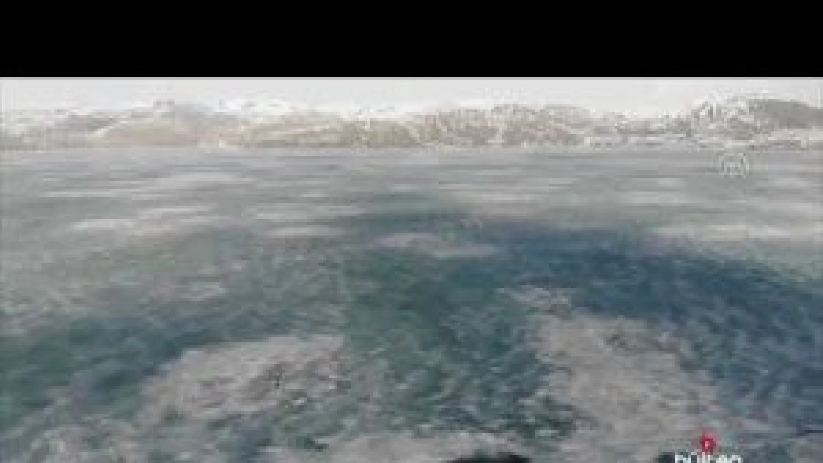 Ağrı'da Yazıcı Barajı'nın buzla kaplı yüzeyi henüz çözülmedi