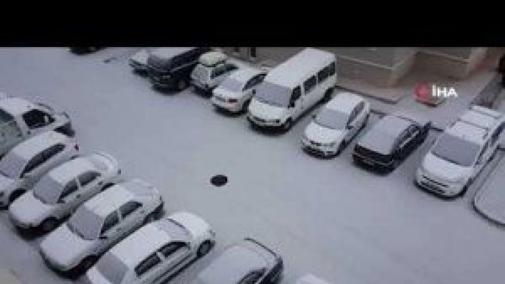 Erzincan güne karla uyandı