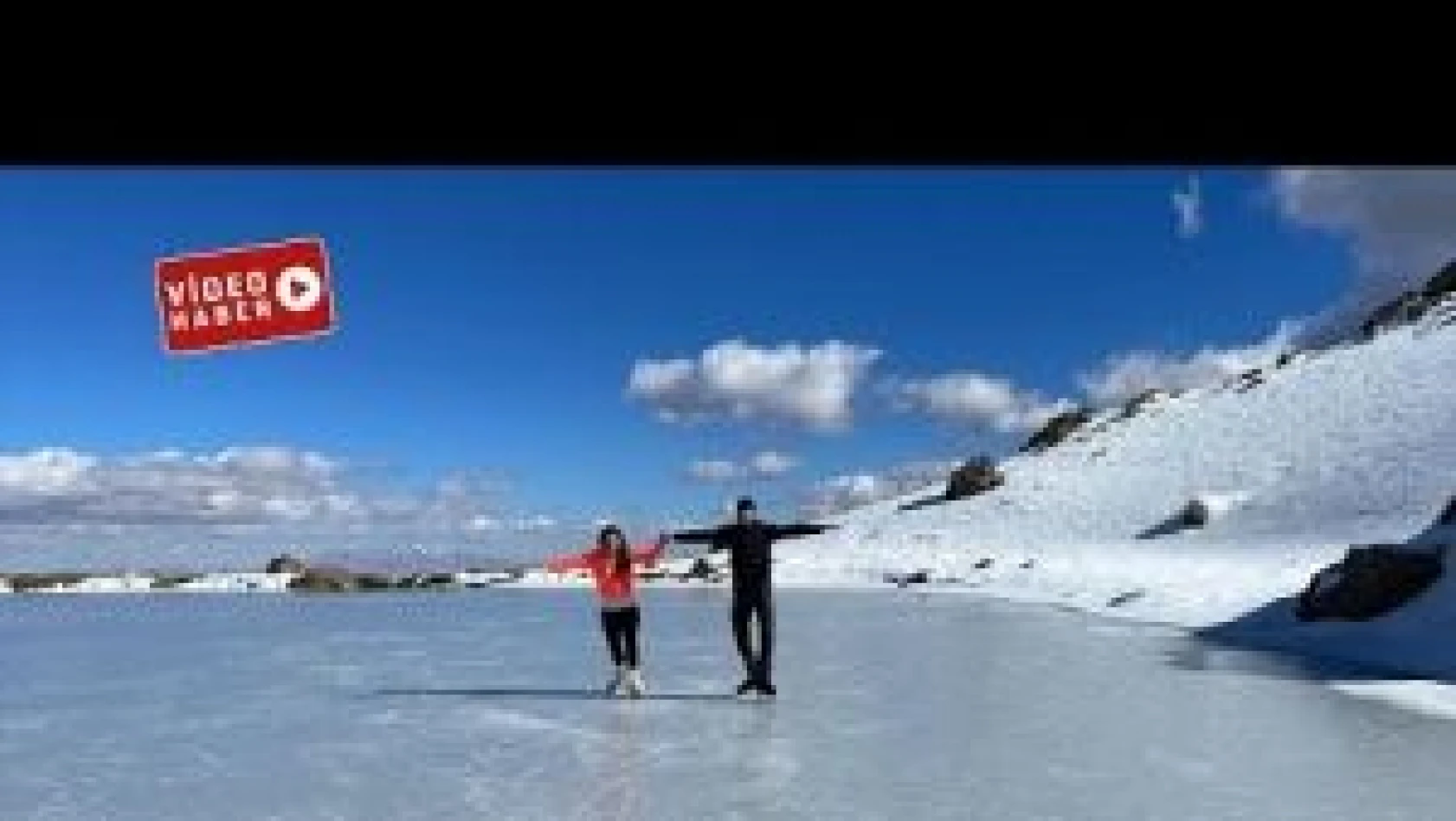 Hakkari'de Seyithan Gölü dondu... Göl buz pateni pisti olarak kullanıldı