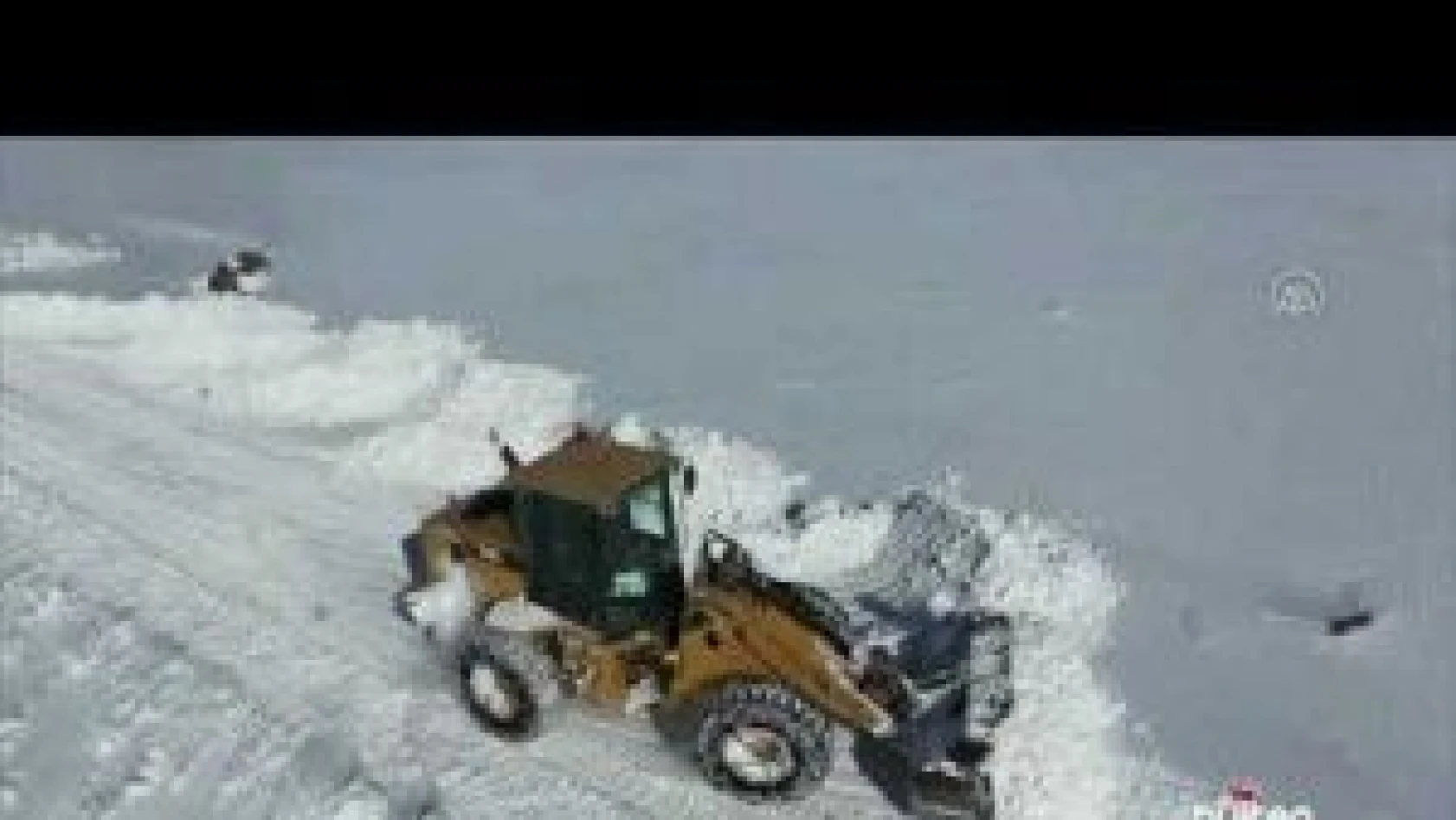 IĞDIR - Ekipler bugüne kadar 2208 kilometre yolda karla mücadele etti