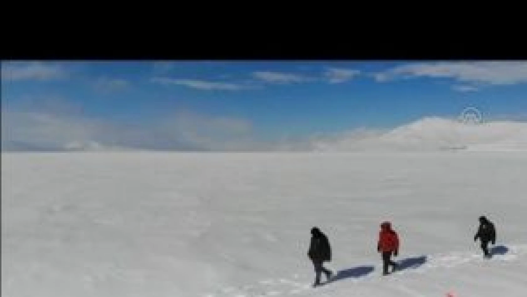 Kars'ta karlı yollar hastalara ulaşmalarına engel olamıyor