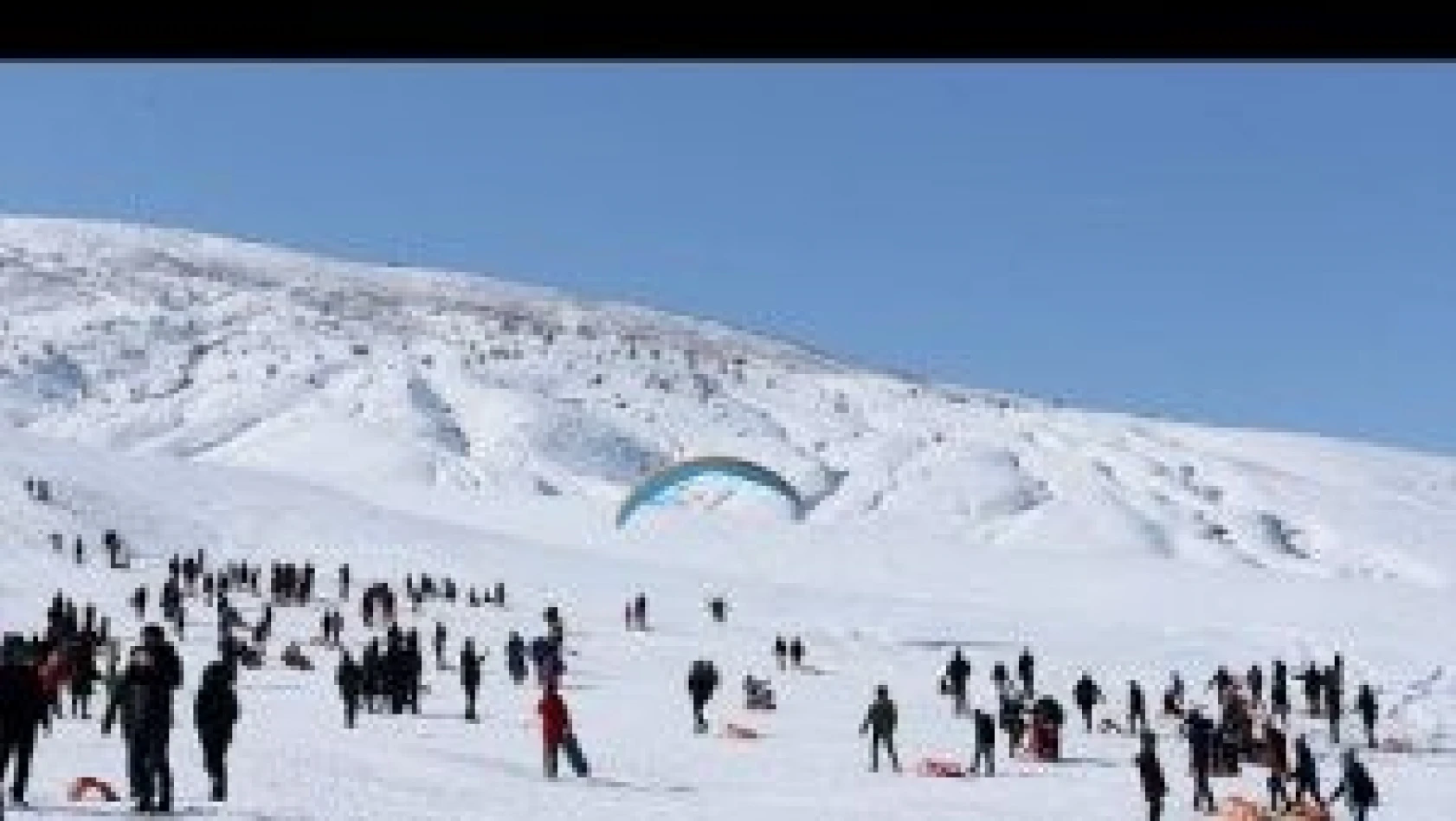 Muş halkı &quot3. Kar Festivali&quotnde bir araya geldi