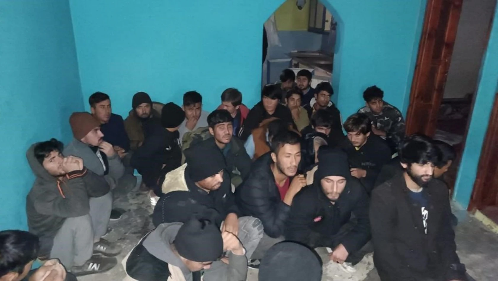 Ağrı'da 48 Afgan göçmen yakalandı