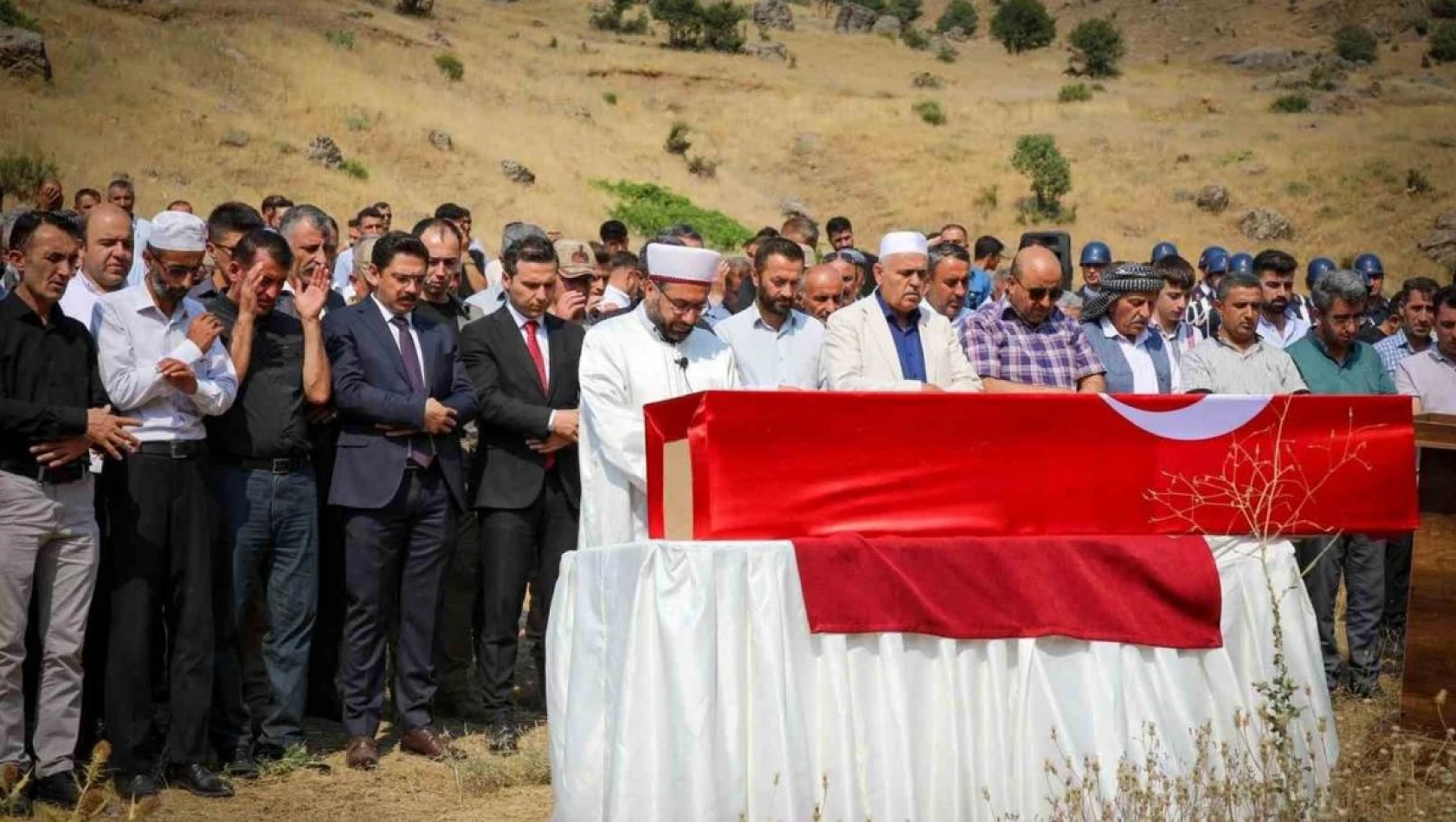 Böbrek yetmezliğinden hayatını kaybeden Gazi Arslan son yolculuğuna uğurlandı