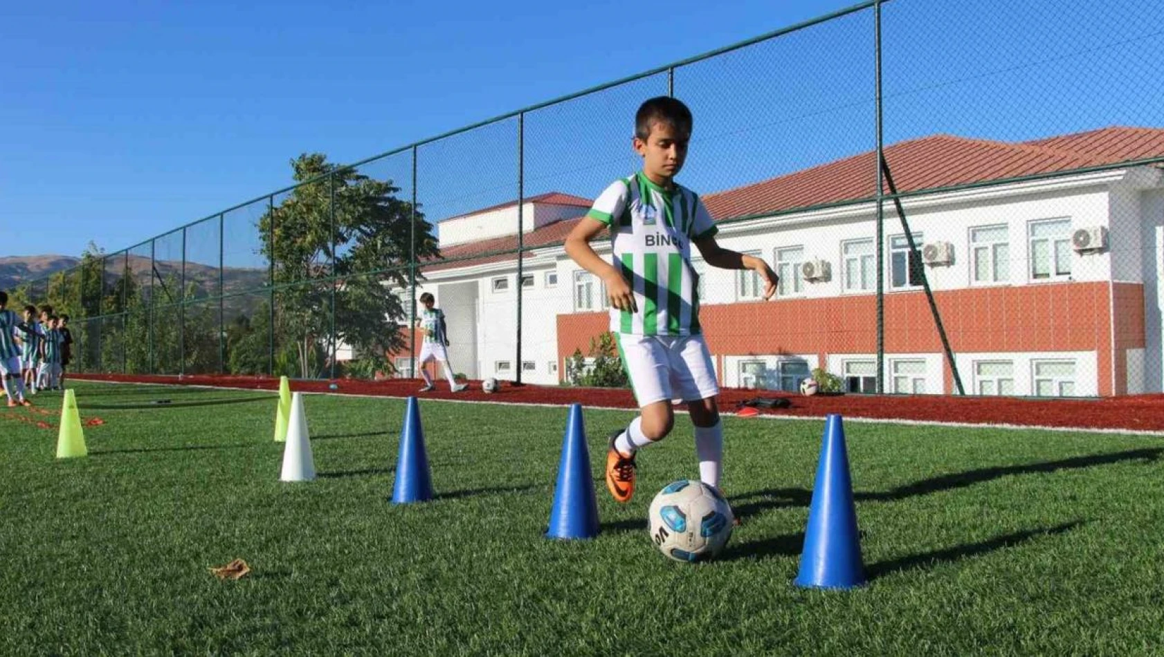 Geleceğin futbolcuları İl Özel İdaresi kurslarında yetişiyor