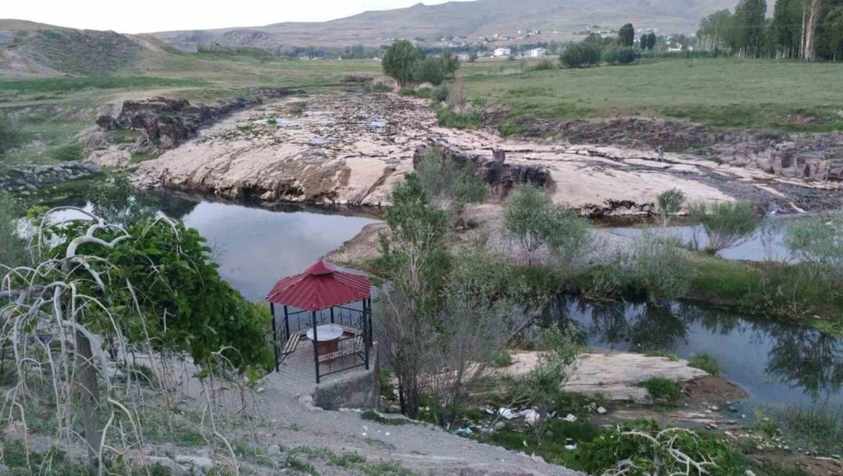 Bendimahi Çayı kuruyor... İnci kefalinin yaşamı tehlikede