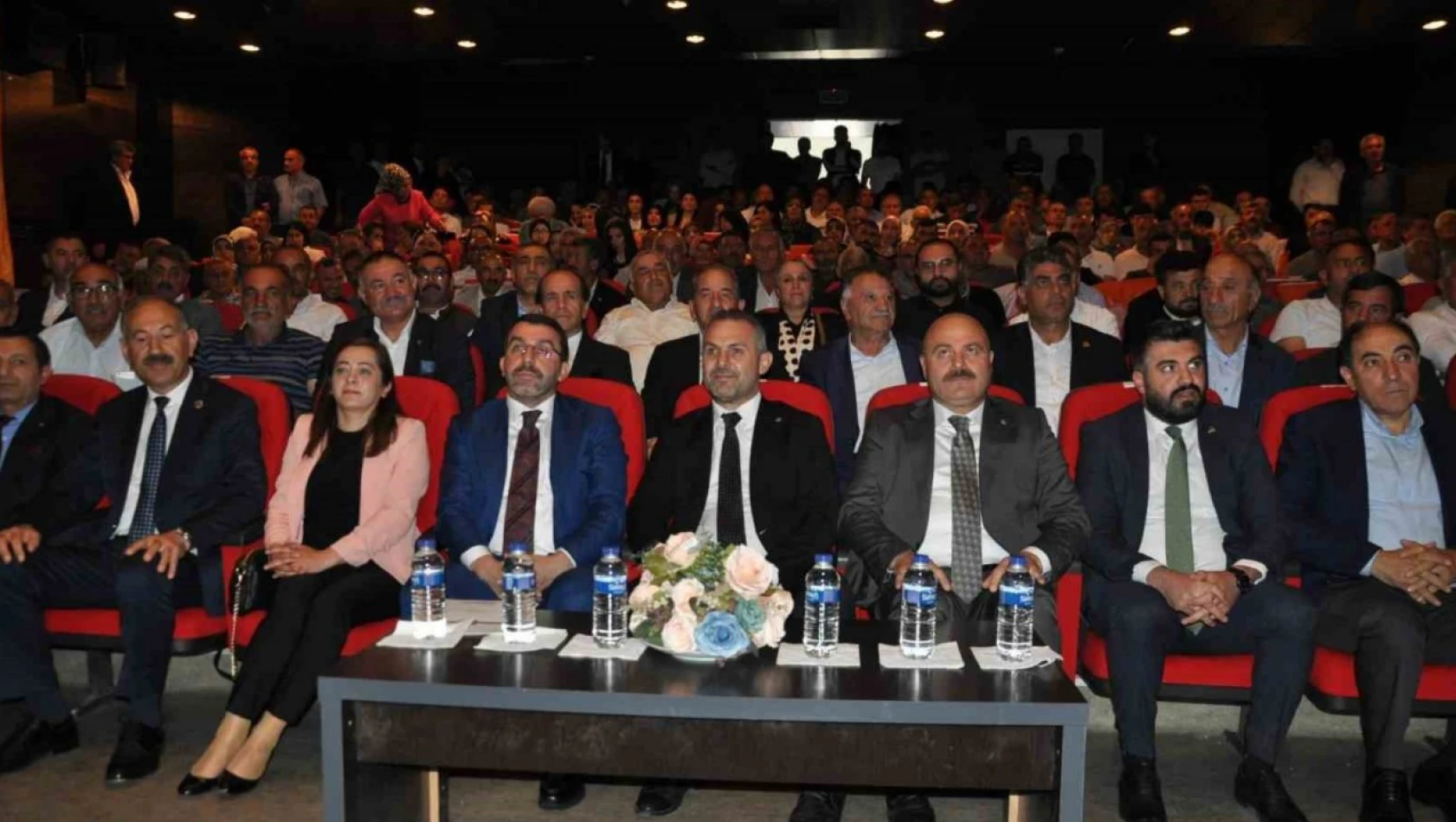 Kars'ta AK Parti il danışma meclisi toplantısı yapıldı