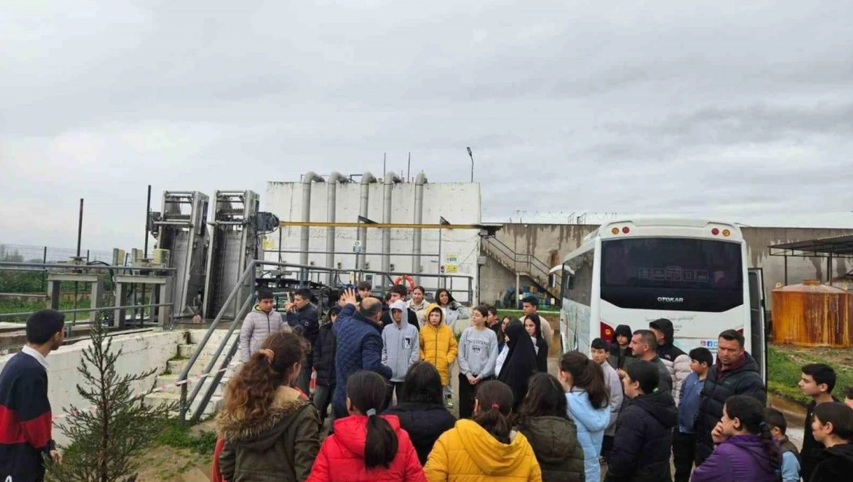 Köprübaşılı öğrenciler Salihli AAT'yi gezdi