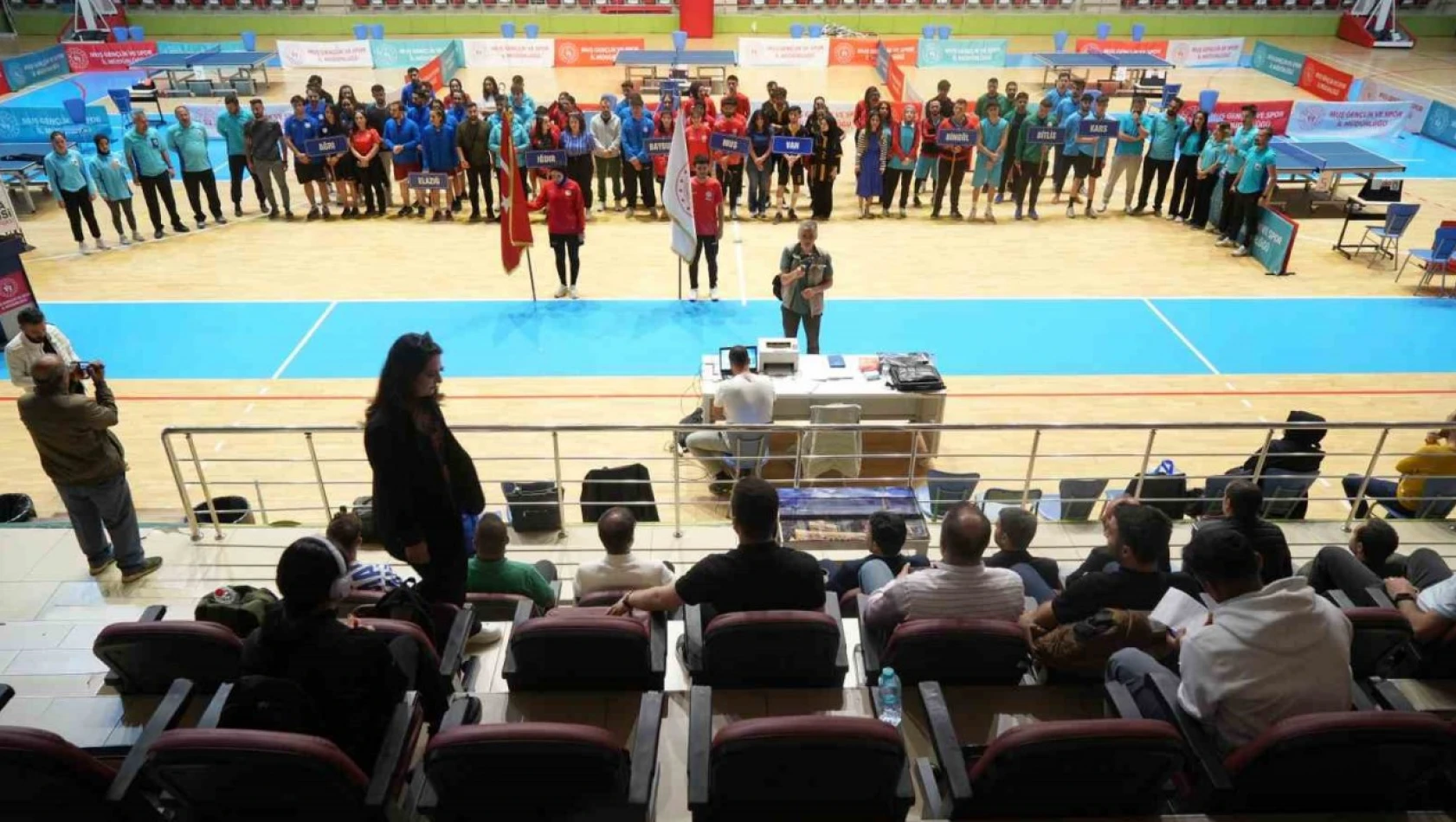 Muş'ta Masa Tenisi Turnuvası 60 sporcunun katılımı ile başladı