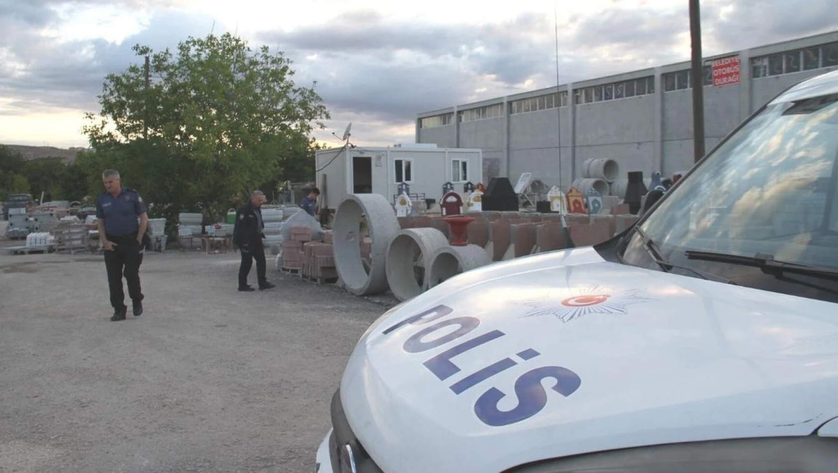 Elazığ'da silahlı kavga... Tartıştığı adamın iş yerinde silahla dehşet saçtı