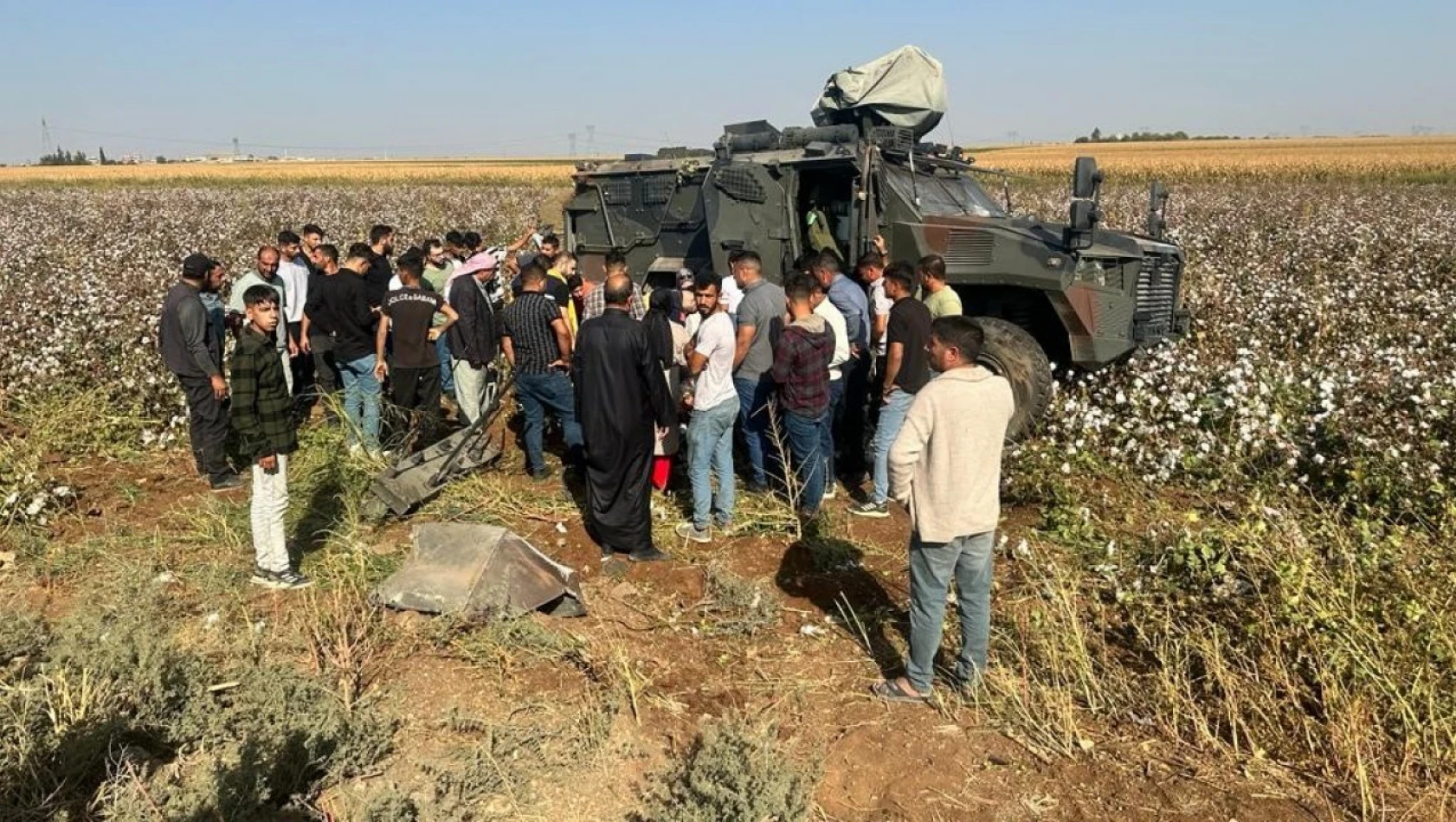 Şanlıurfa'da zırhlı askeri araç devrildi: 3 yaralı