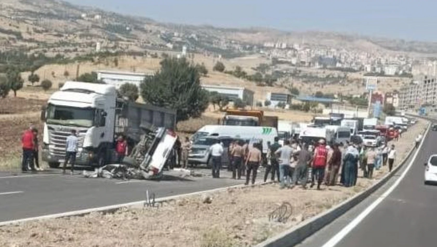 Şırnak'ta kamyonet ile TIR çarpıştı... 1 bebek öldü