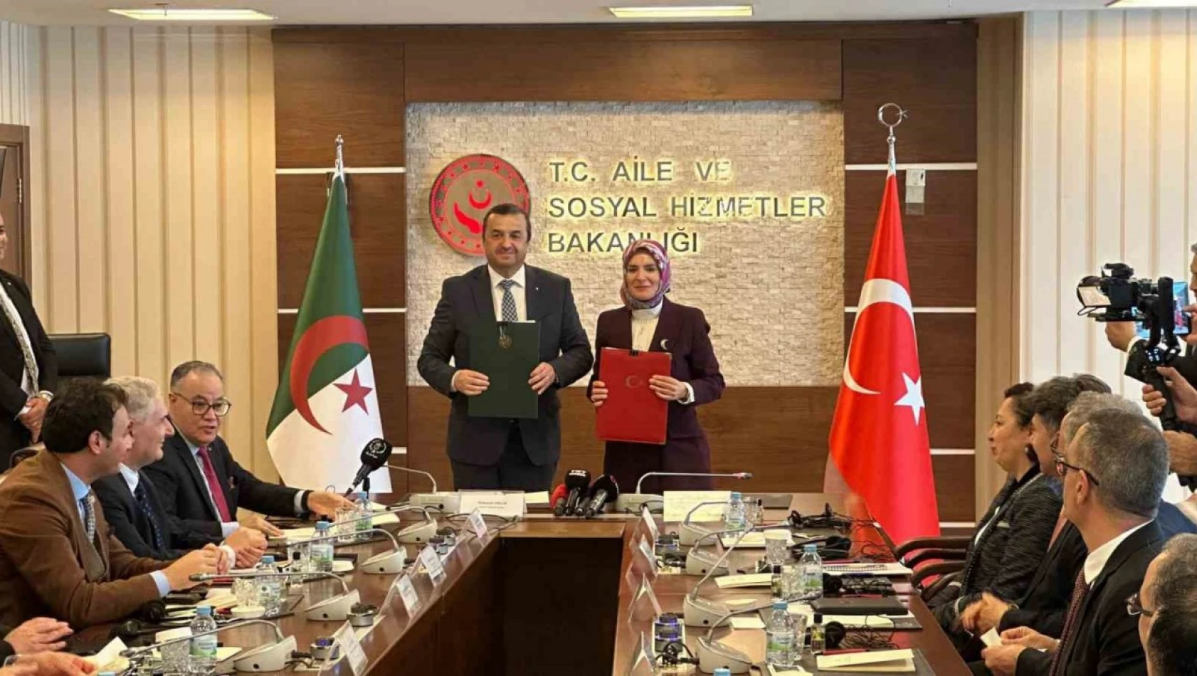 Türkiye-Cezayir KEK 12. Dönem Toplantısı'nın kapanış oturumu Ankara'da gerçekleştirildi