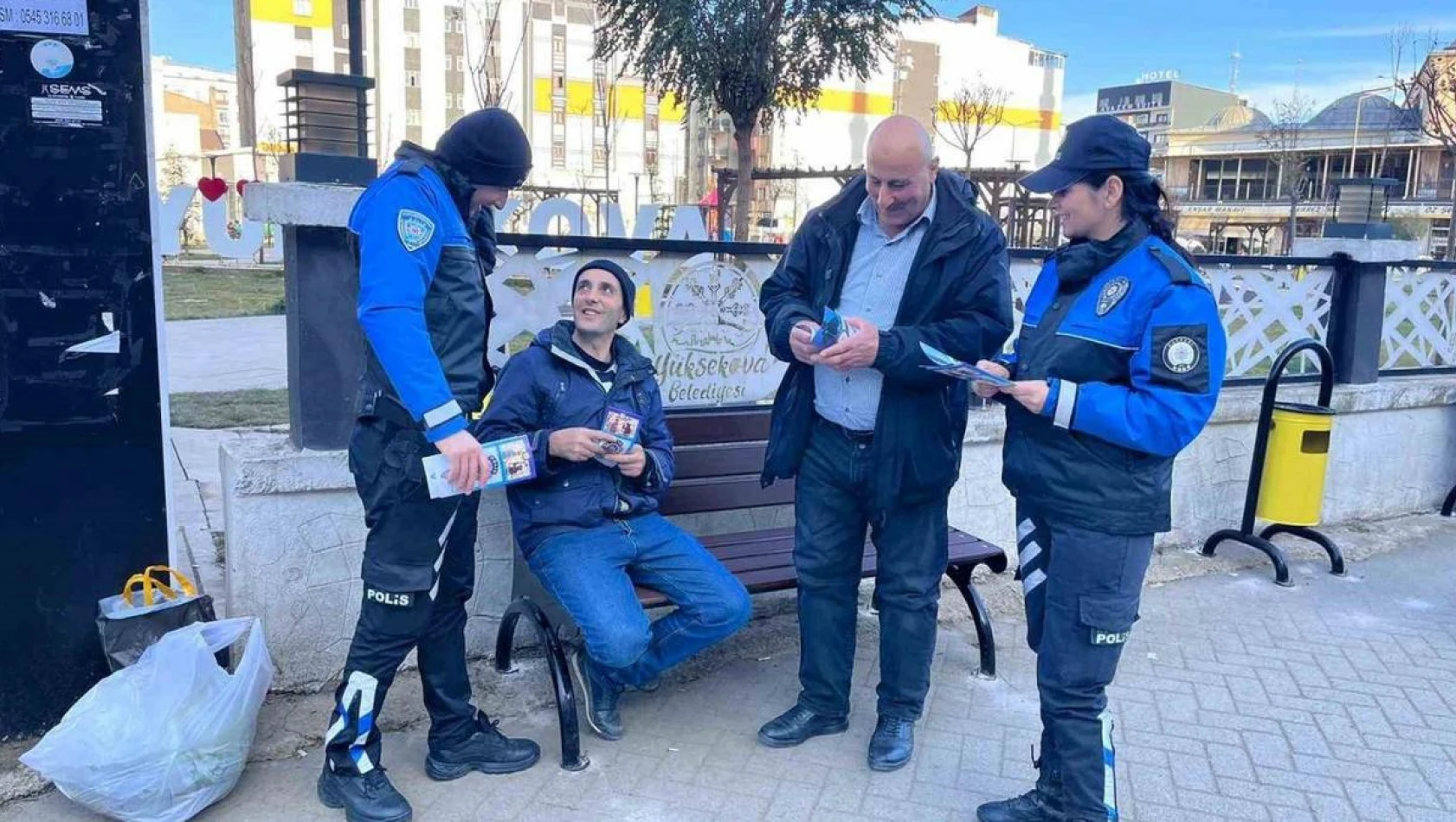 Yüksekova'da sanal dolandırıcılığa karşı bilgilendirme yapıldı