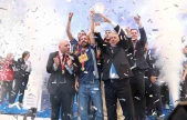 Trendyol 1. Lig'e yükselen Sarıyer, kupasını aldı