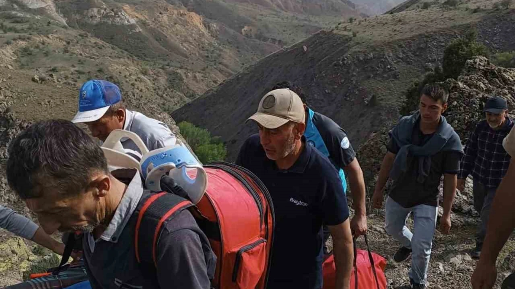 Dağda düşerek yaralanan kadının yardımına UMKE ekipleri yetişti