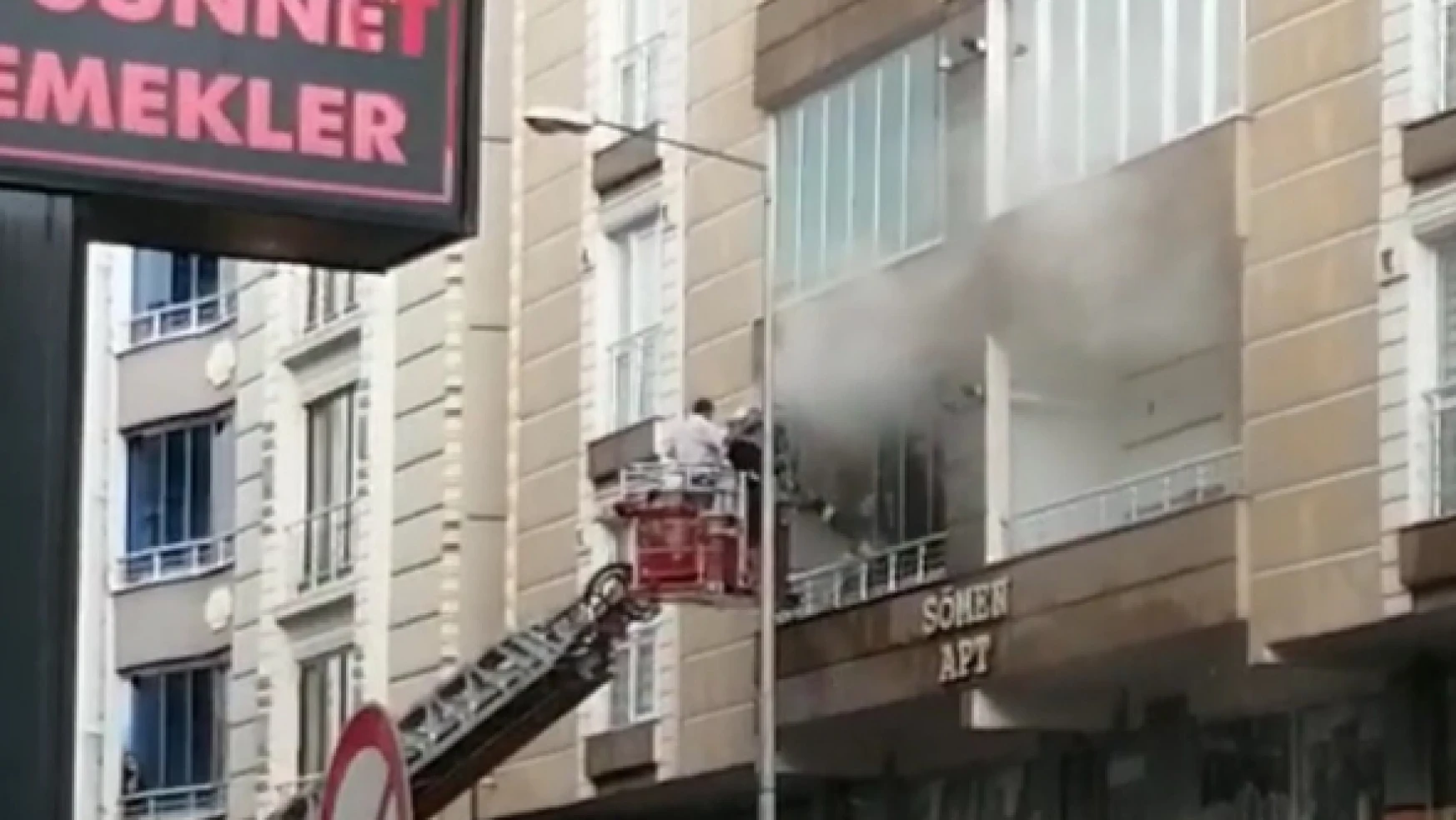 3 katlı apartmanda yangın çıktı