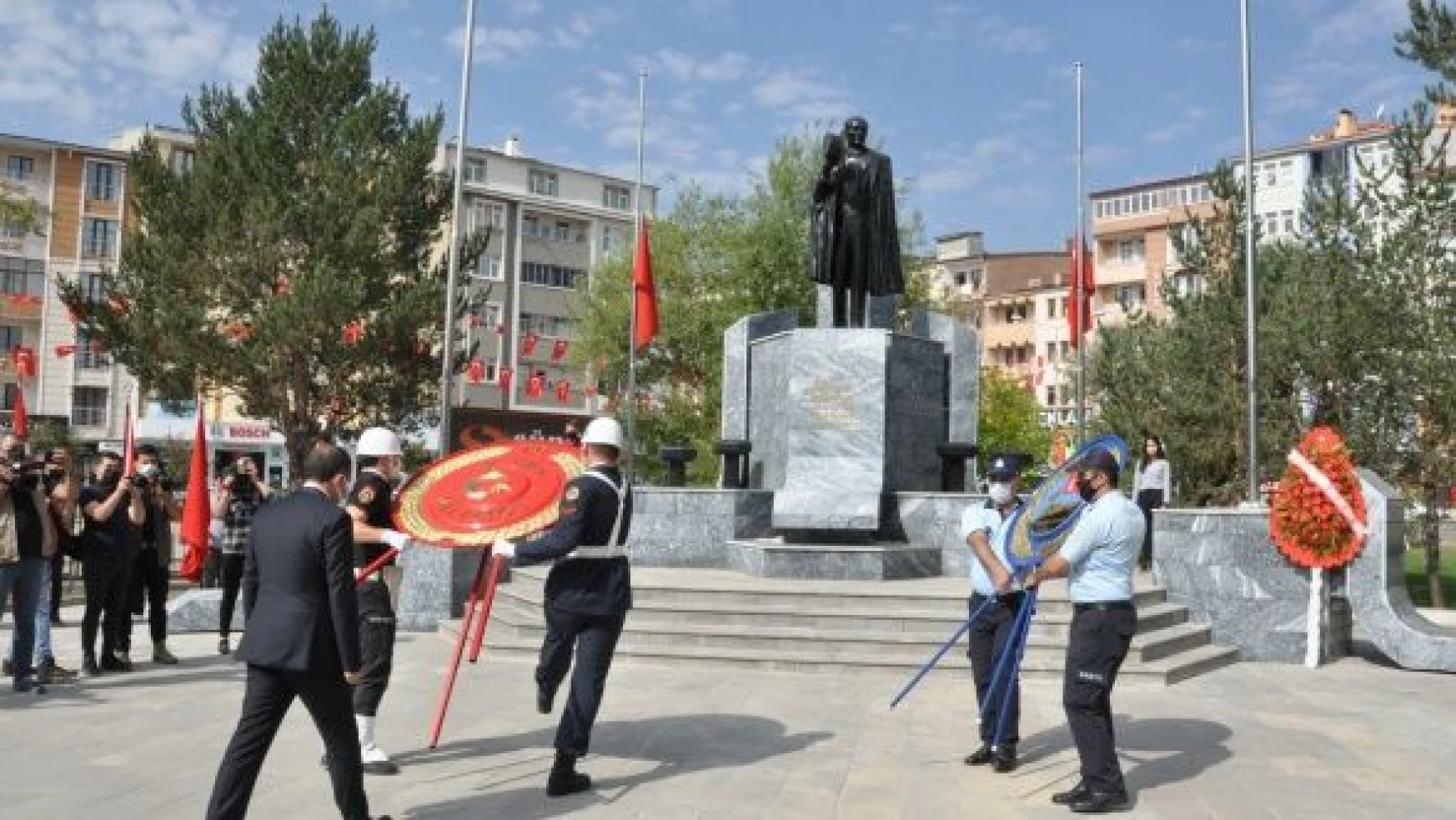 Kars'ta 30 Ağustos Zafer Bayramı törenle kutlandı