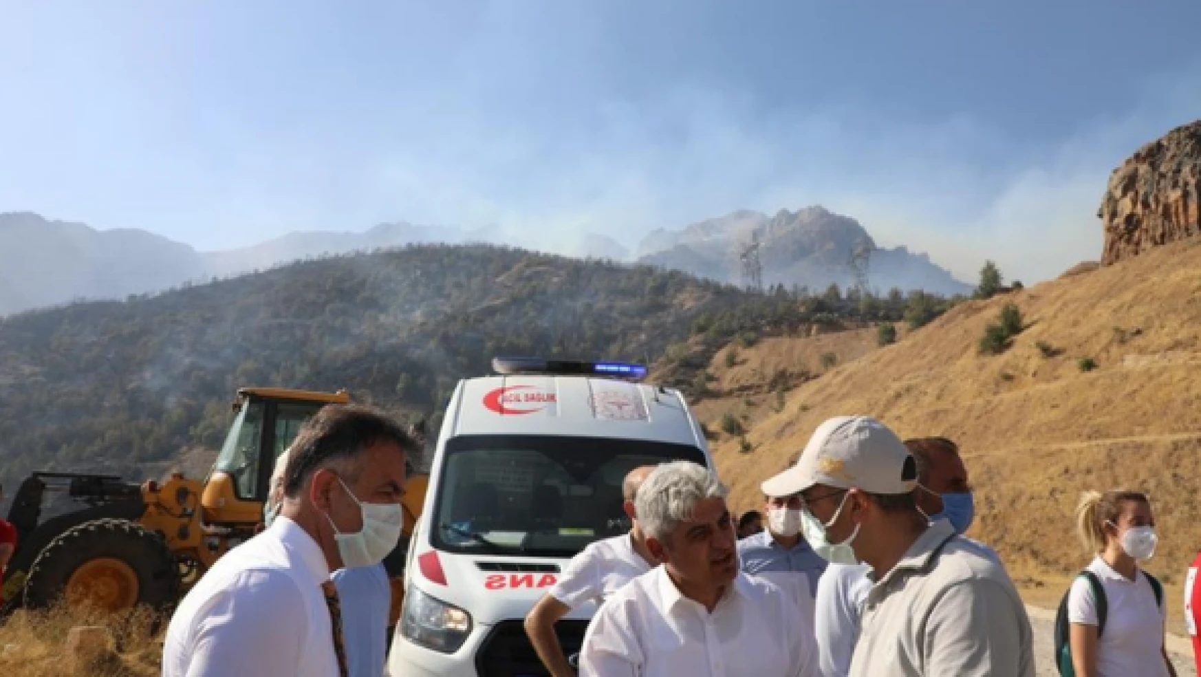 Bitlis'te yangın kontrol altına alınamadı