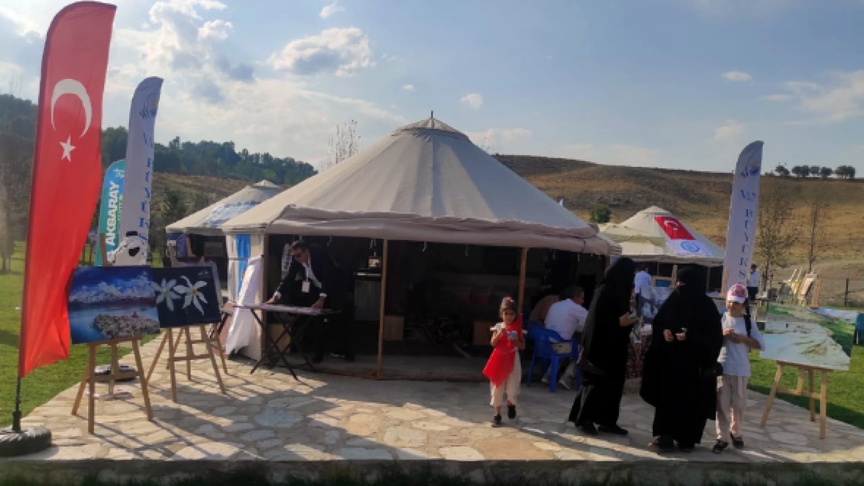 Van çadırı Malazgirt'teki yerini aldı