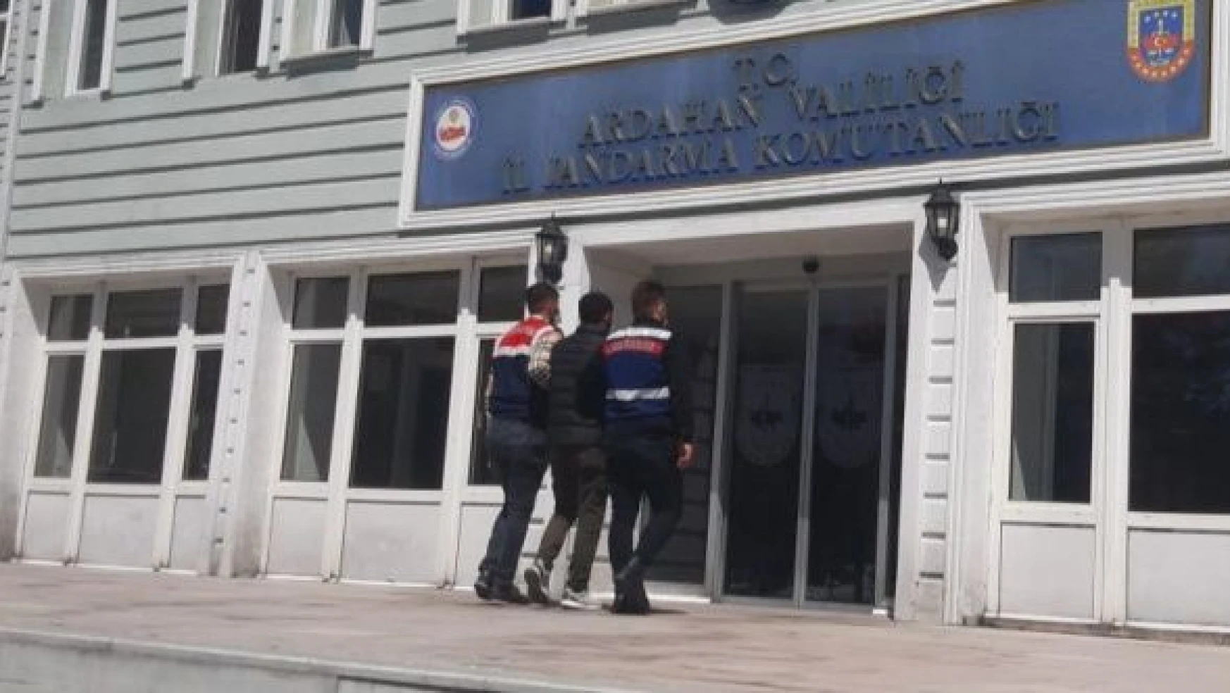 Ardahan'da terör örgütü şüphelisine gözaltı