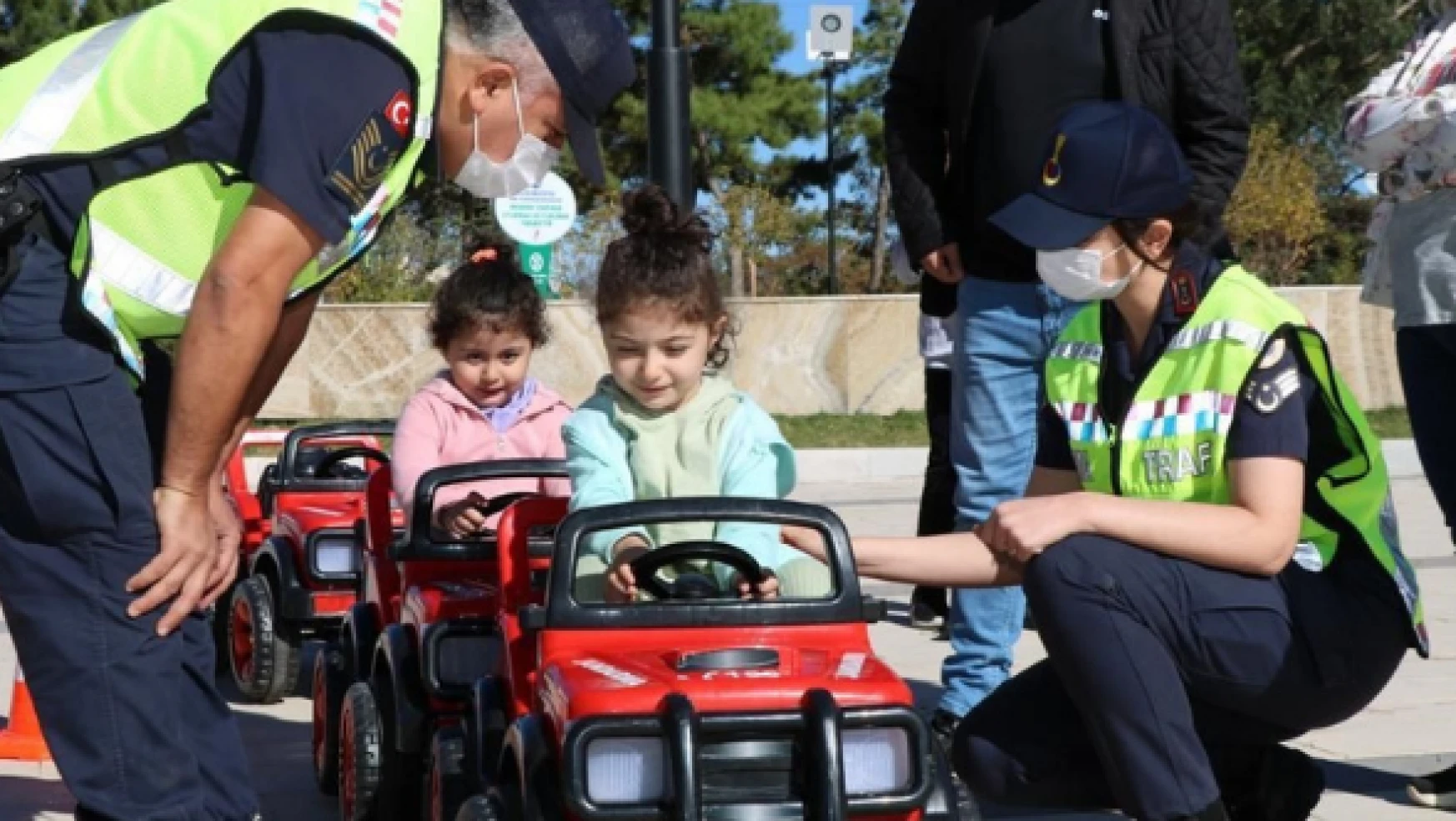 Elazığ'da çocuklara trafik eğitimi