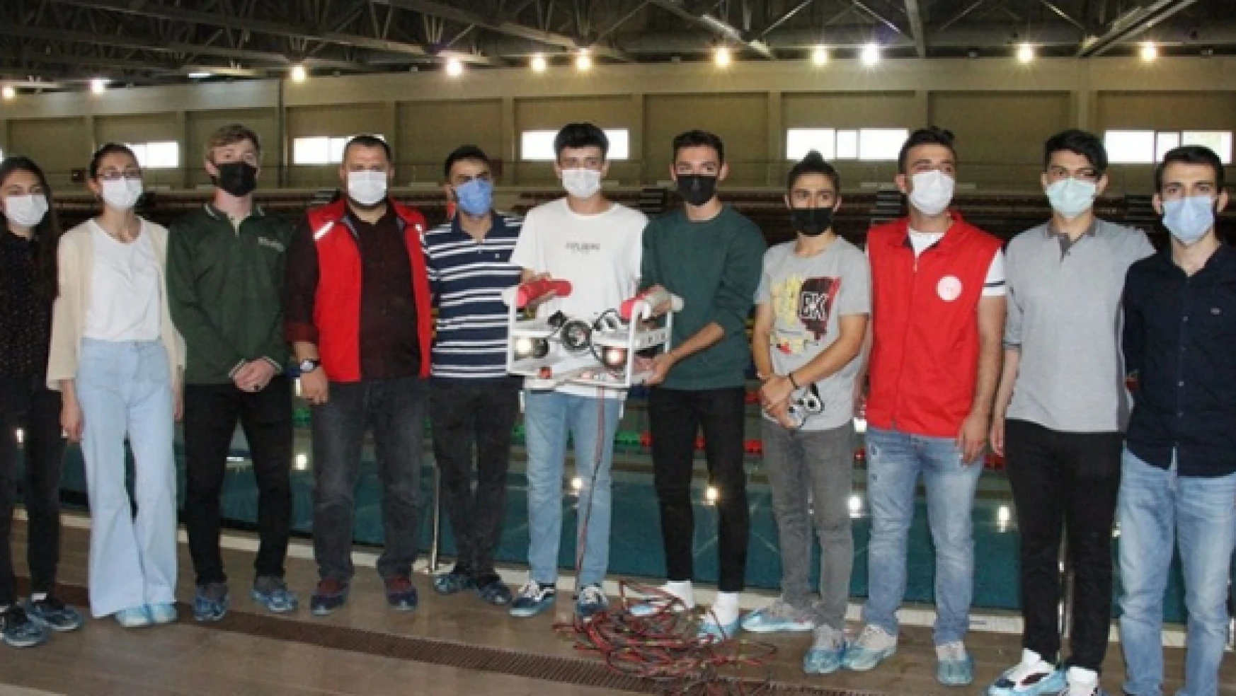 Erzurum'da lise öğrencileri insansız su altı aracı tasarladı