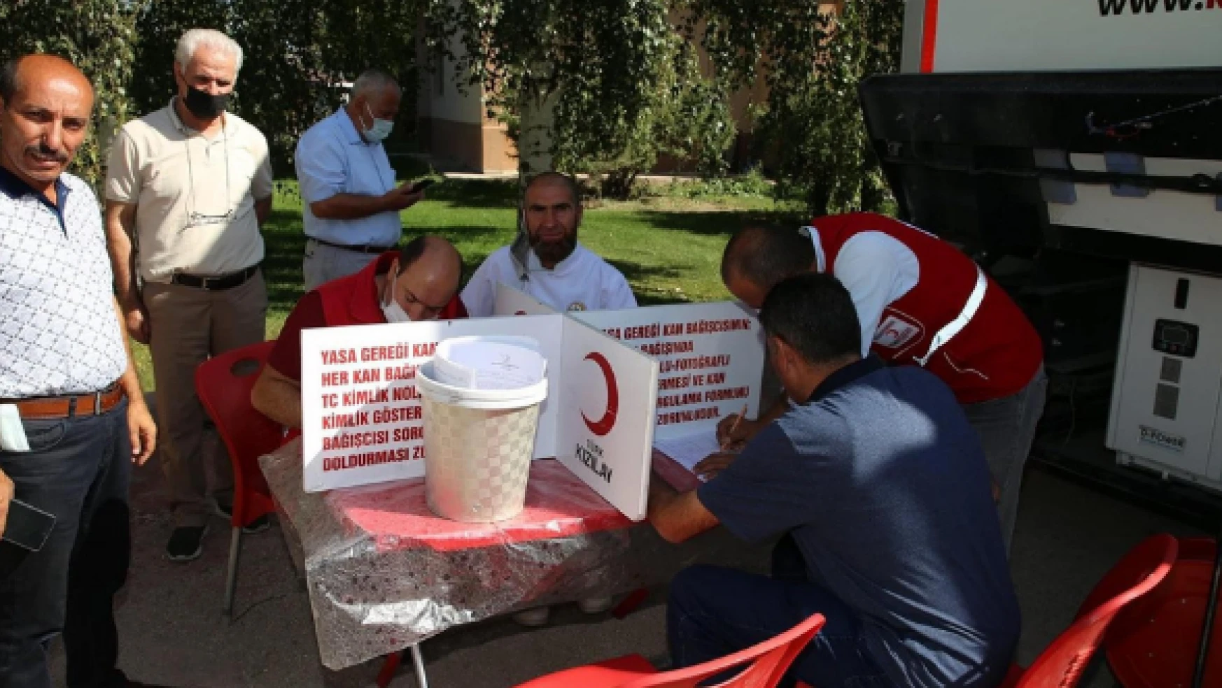 Erzurum Orman Bölge Müdürlüğü Kızılay'a destek oldu