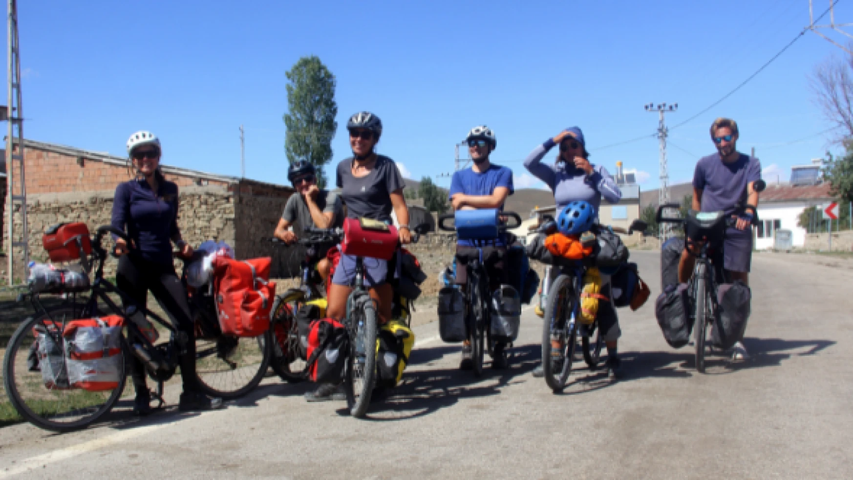 Fransa'dan yola çıkan bisikletçiler Bayburt'ta