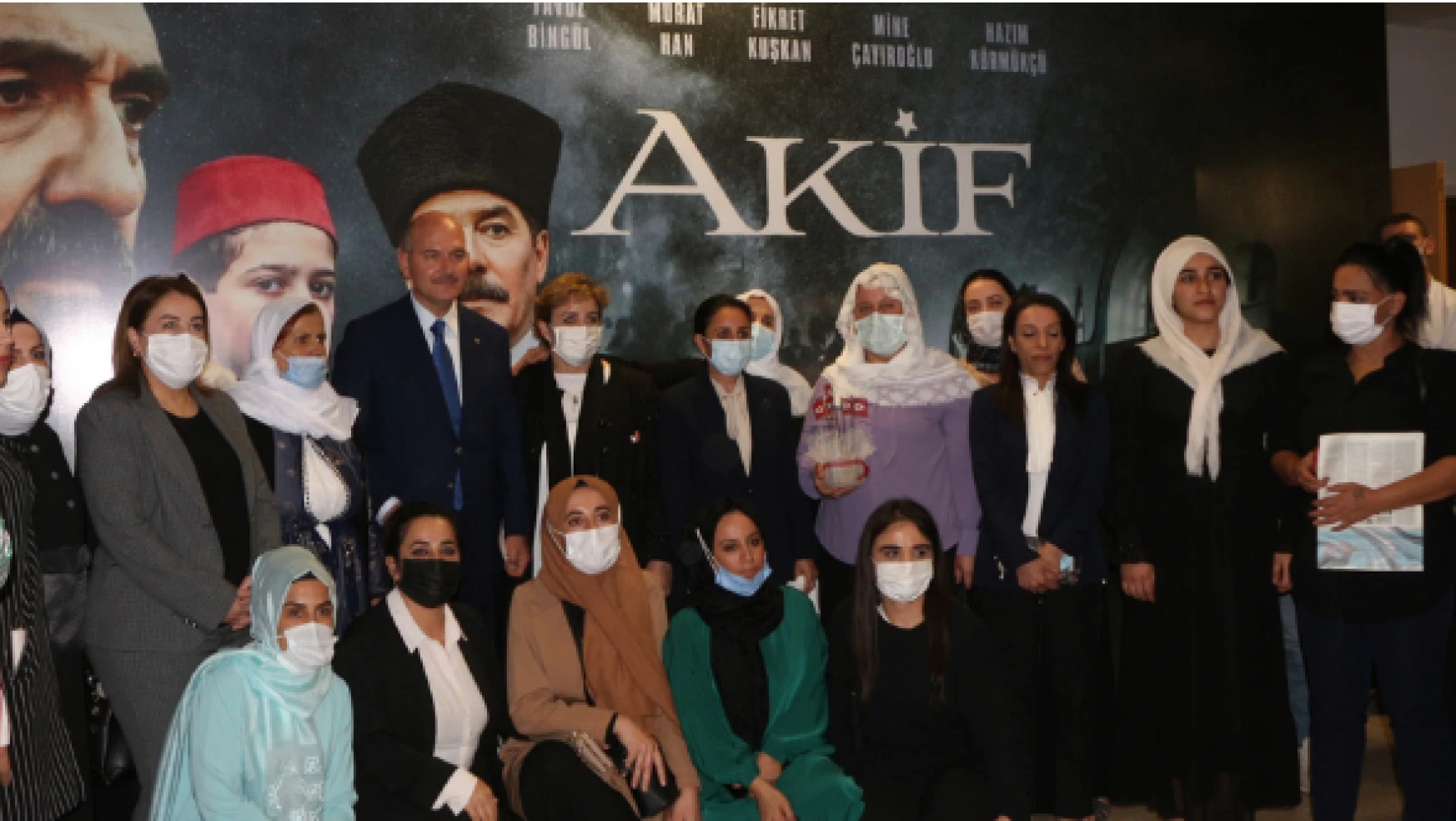 İçişleri Bakanı Süleyman Soylu 'Akif' filminin galasına katıldı