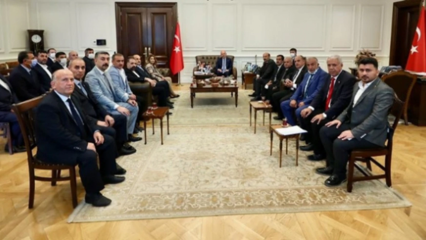 İçişleri Bakanı Süleyman Soylu Elazığ muhtarlarıyla görüştü