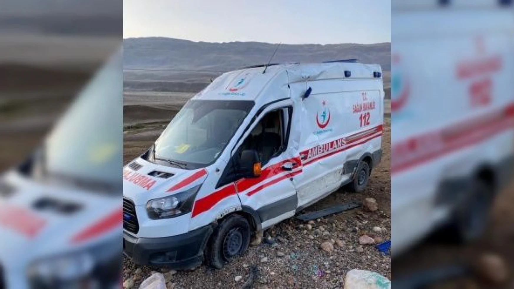 Bingöl'de ambulans şarampole yuvarlandı