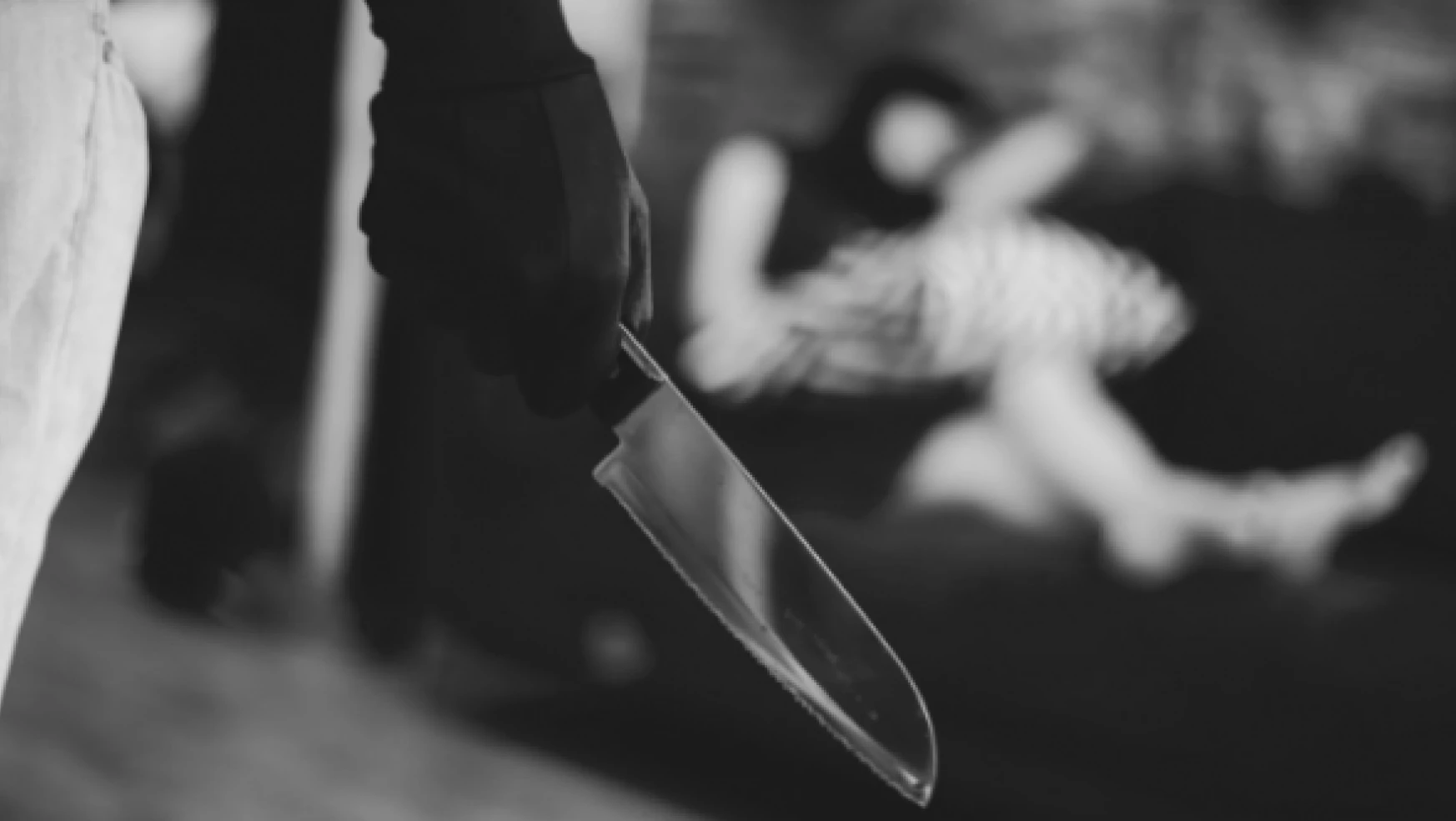 Cani baba 14 yaşındaki kızını 24 kez bıçakladı