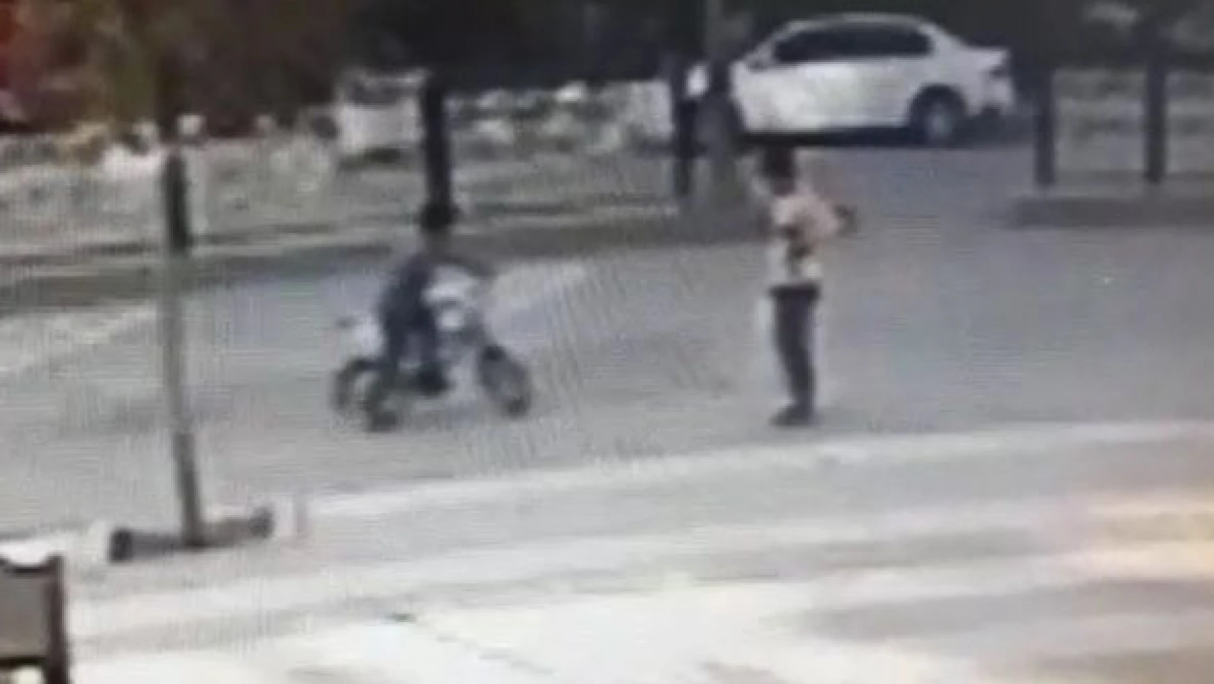 Elazığ'da bisikletli çocuğa otomobil çarptı