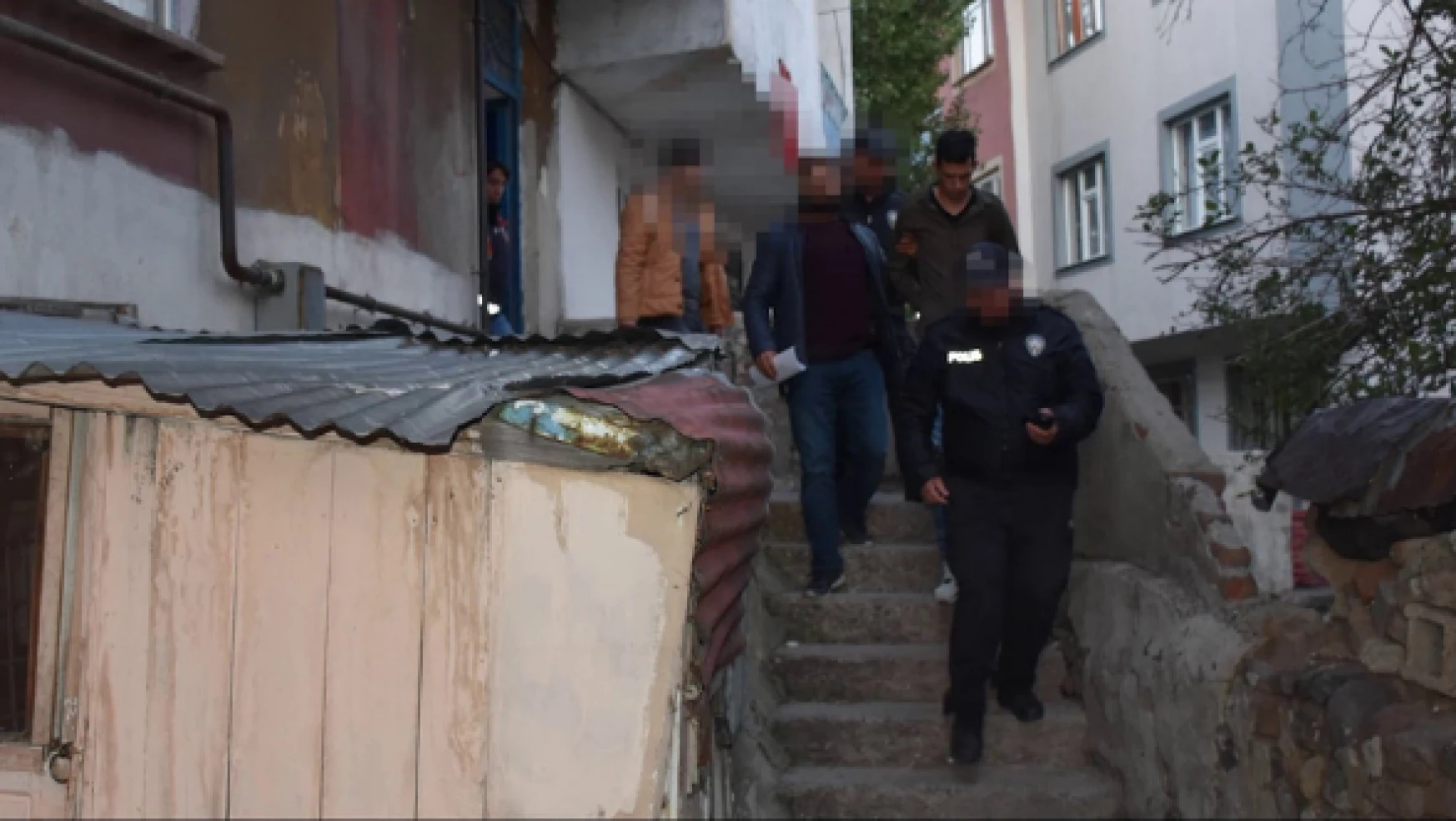 Erzurum'da 95 şüpheli yakalandı