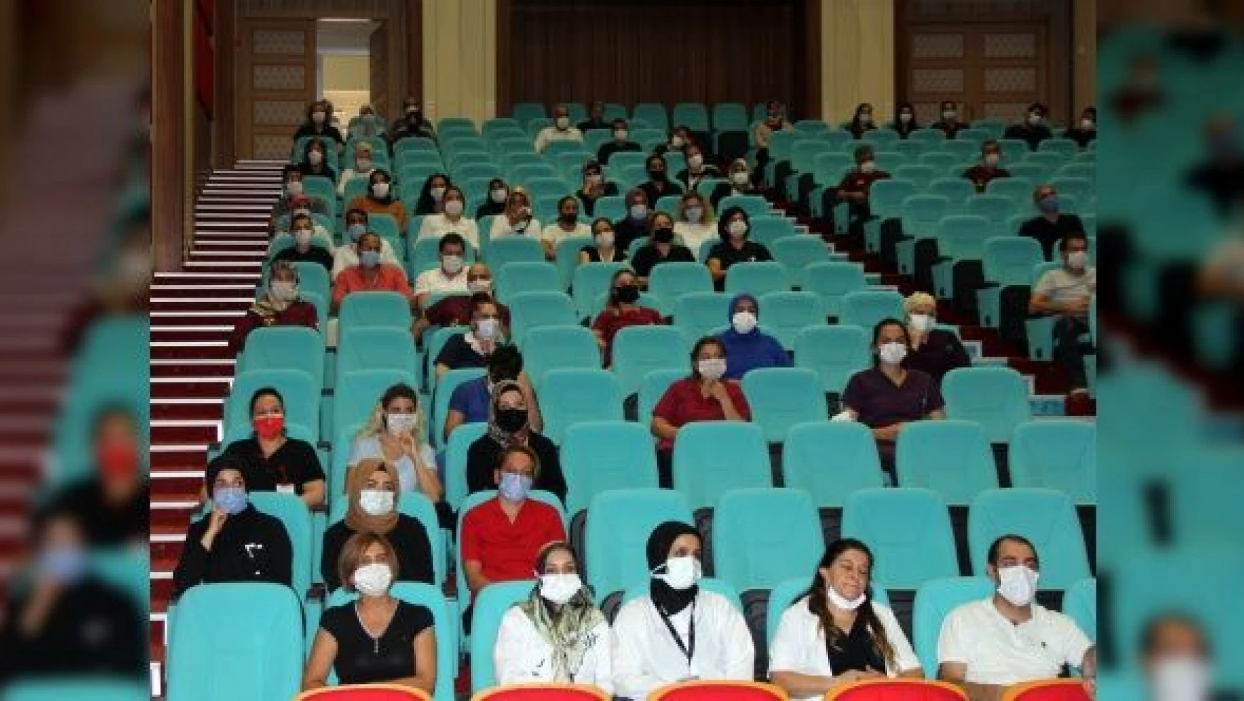 Fırat Üniversitesi Hastanesi'nde iletişim konulu eğitim verildi