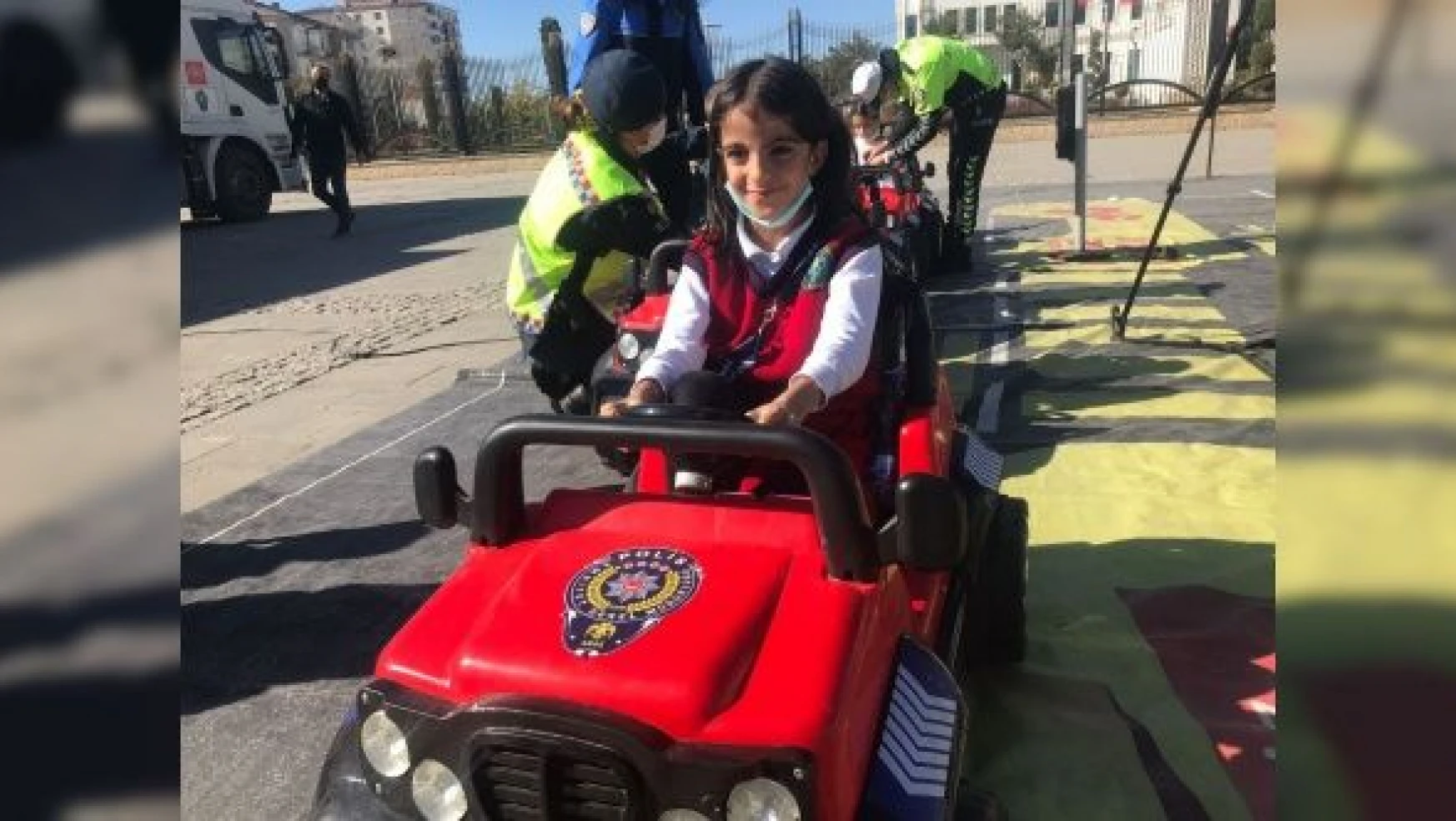 Mobil Trafik Eğitim TIR'ı Elazığ'da öğrencilerle buluştu