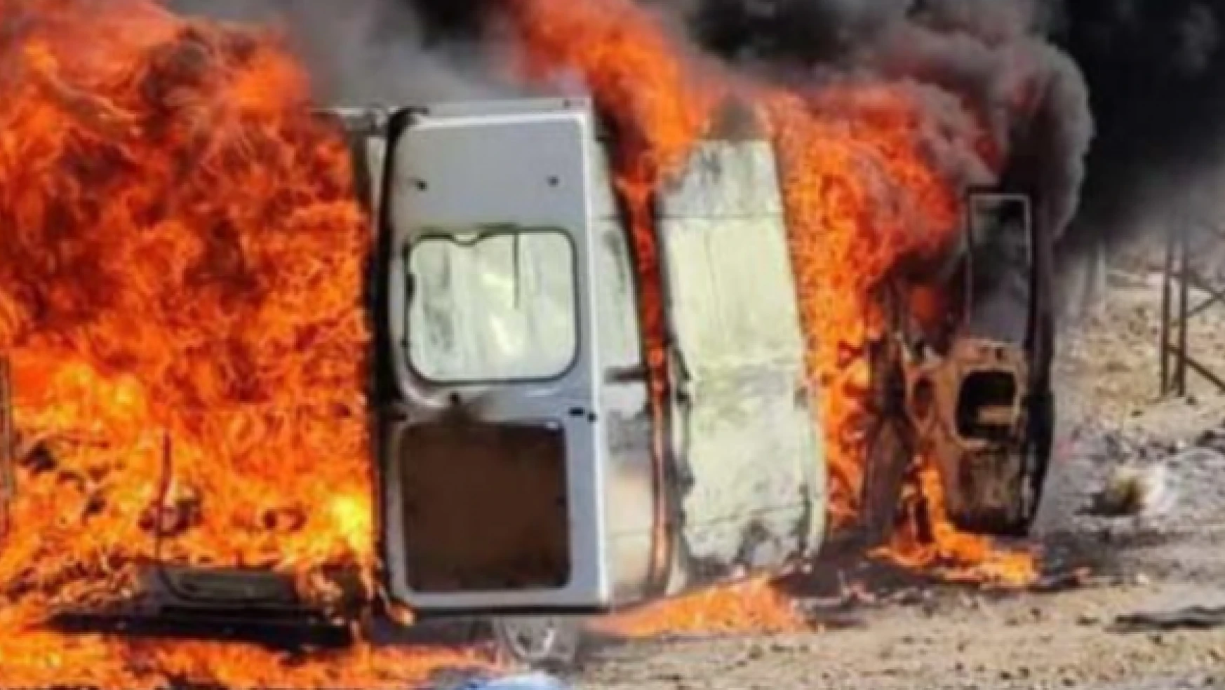 Şırnak'ta bir araç alev alev yandı