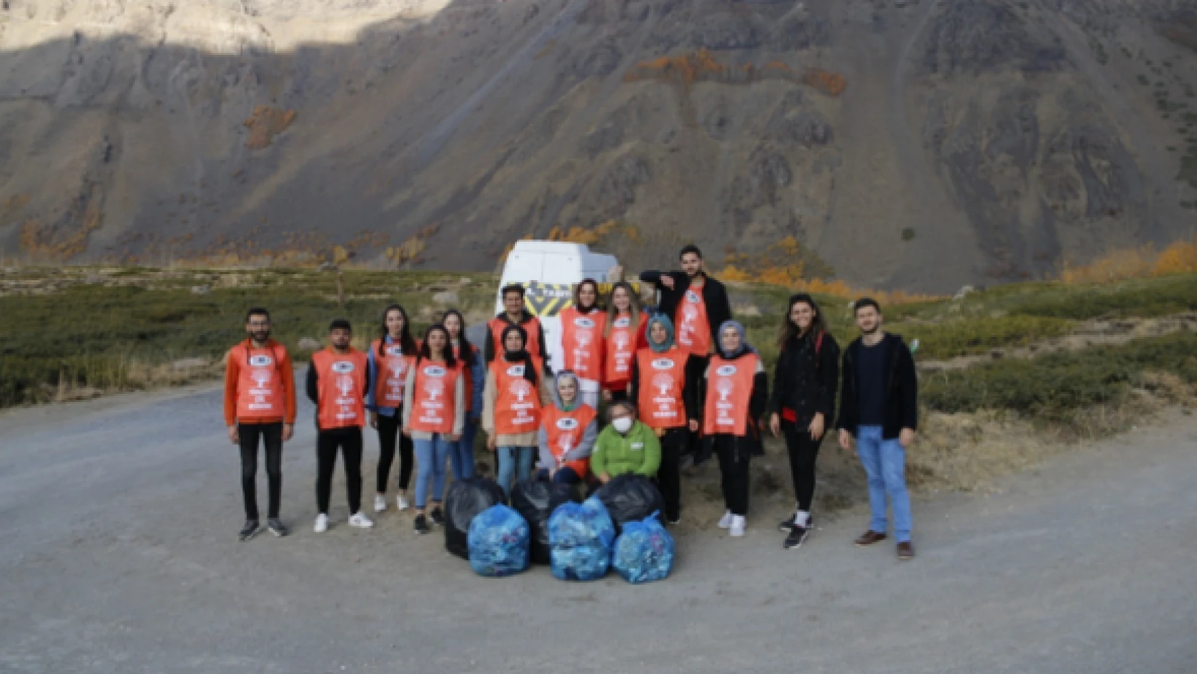 TEMA Bitlis gönüllüleri Nemrut Kalderası'nda