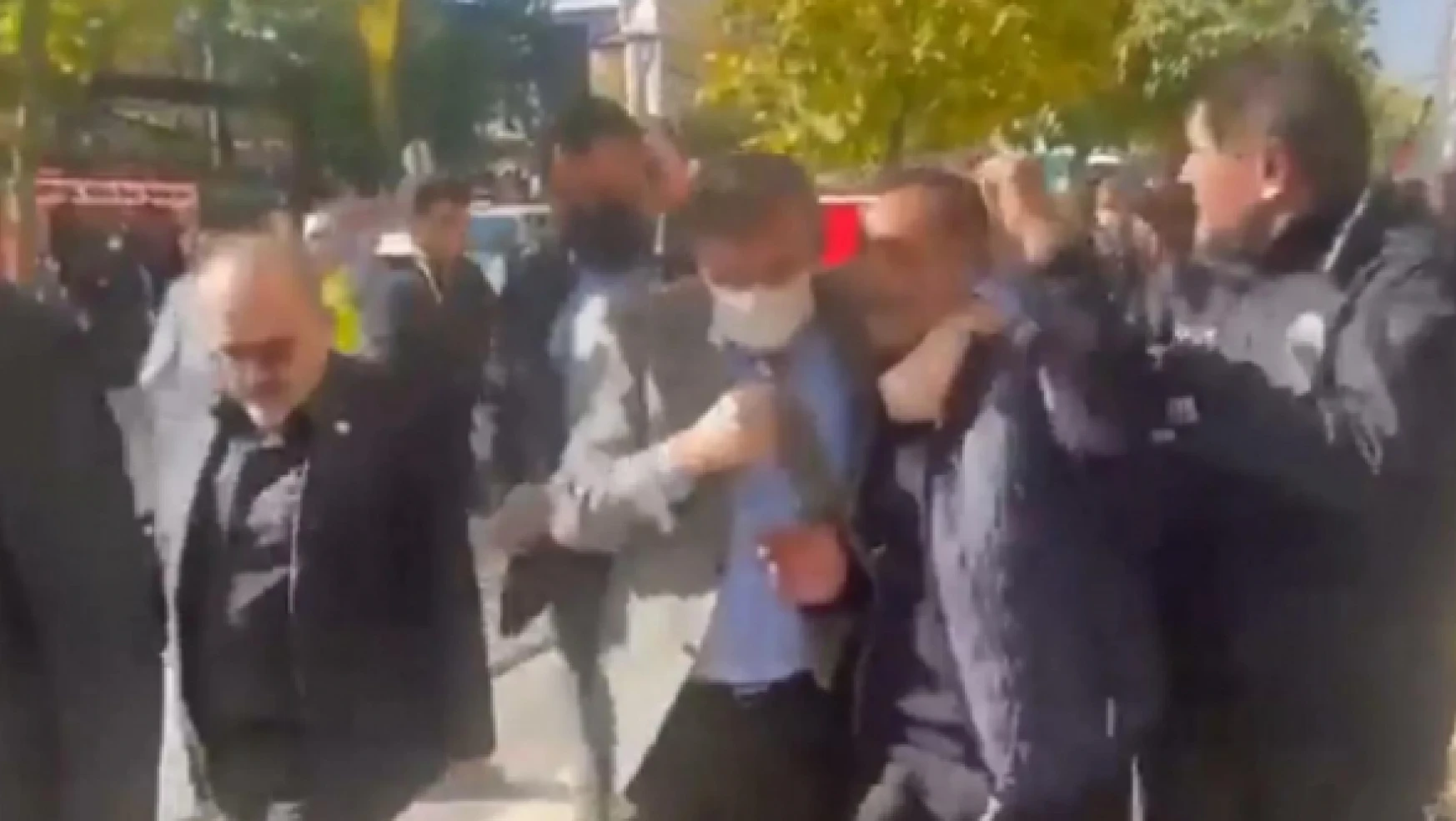 Akşener'e tepki gösteren kişiye Türkkan'dan küfür