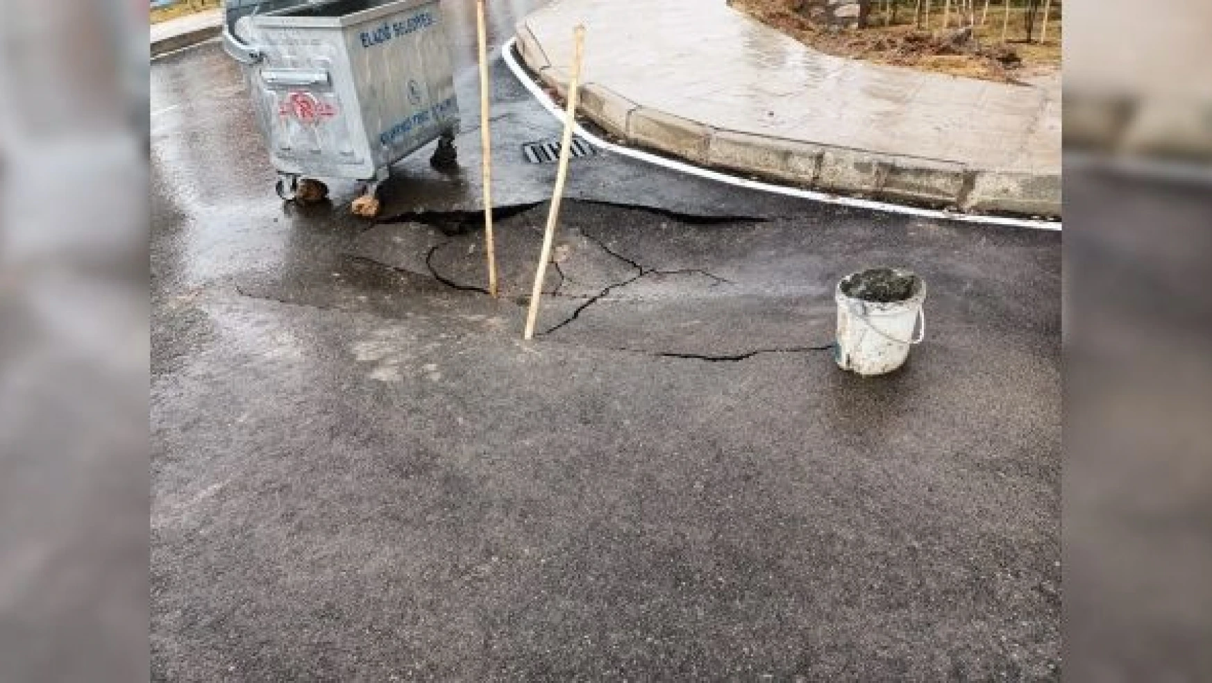 Elazığ'da aşırı yağışlar nedeniyle yol çöktü