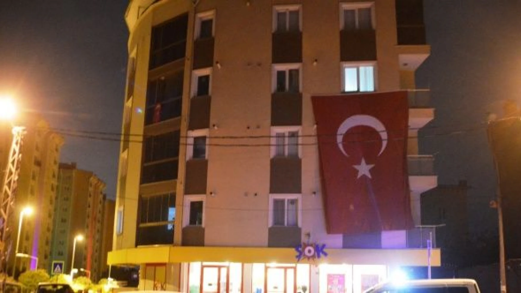 Şırnak şehidinin evine Türk Bayrağı asıldı