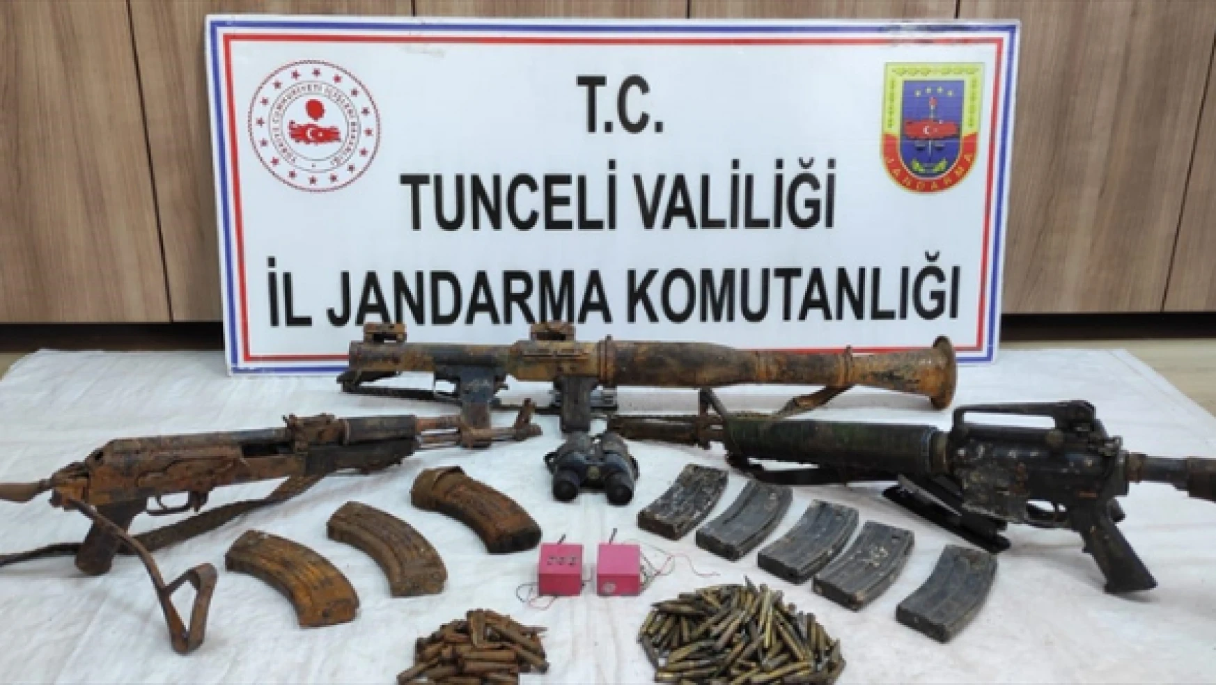 Tunceli'de teröristlerce kullanılan malzemeler ele geçirildi