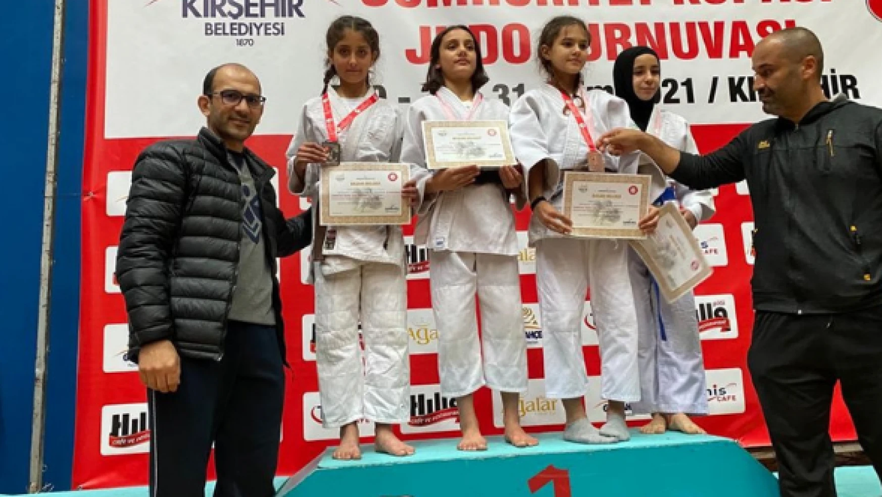 Vanlı judocular uluslararası turnuvalarda 9 madalya aldı